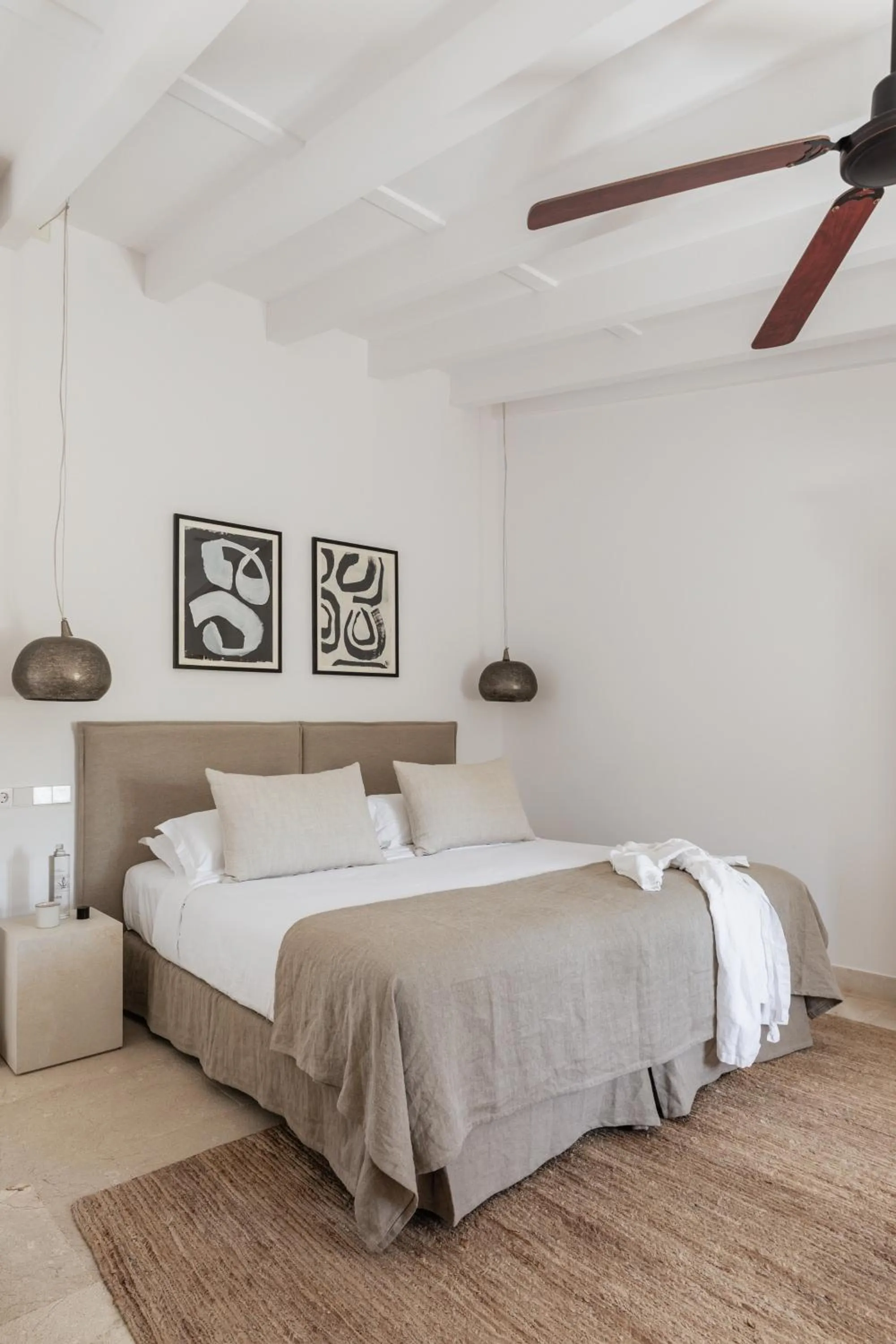 Bedroom, Bed in Cal Reiet Holistic Retreat