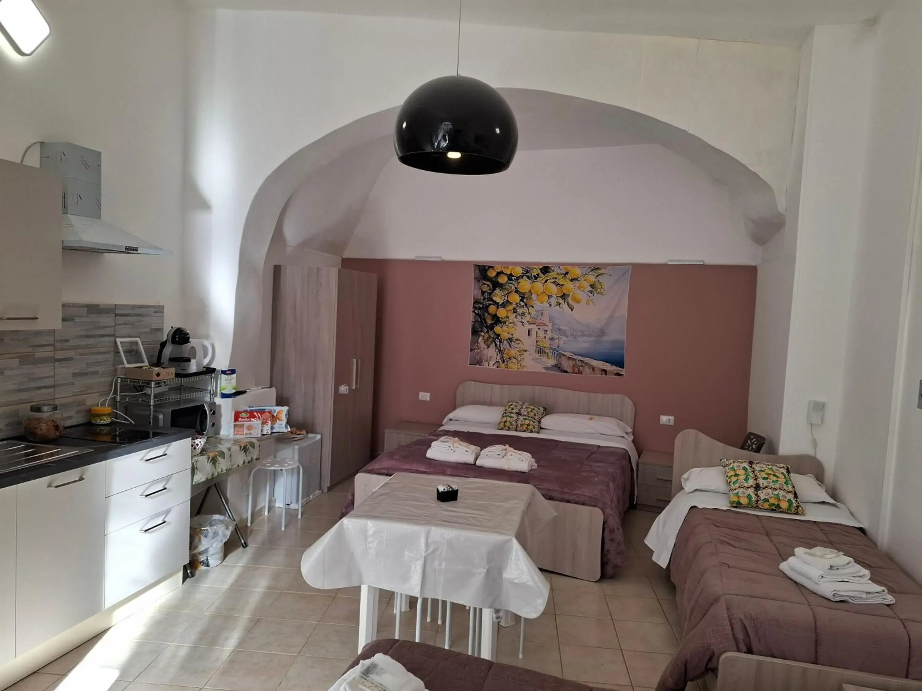 Family Room with Private Bathroom - single occupancy in B&B Le Lumìe " Bed end Kitchen" Family Room with Private Bathroom - single occupancy in B&B Le Lumìe " Bed end Kitchen"