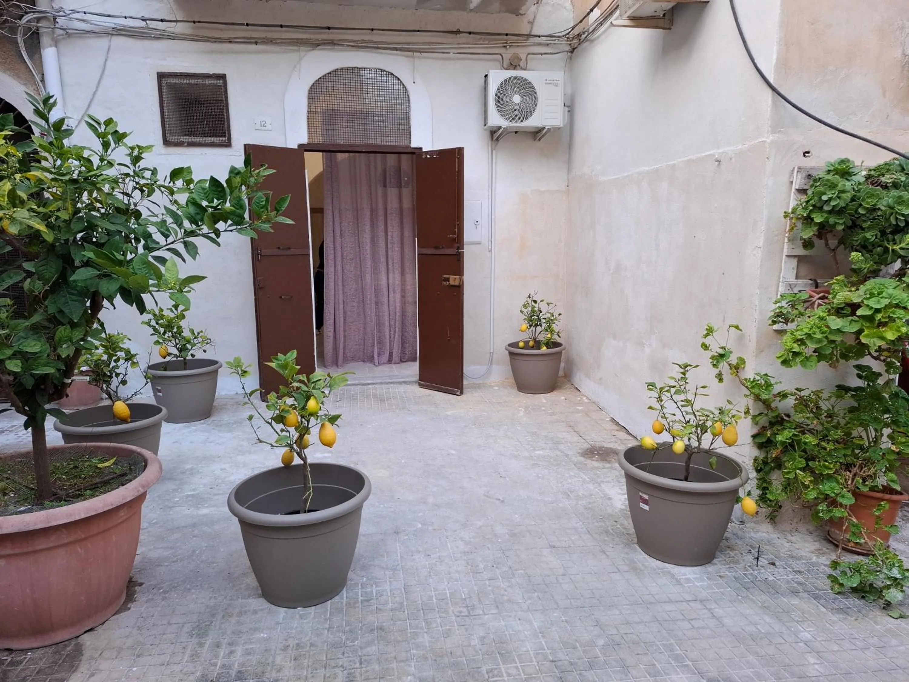 Facade/entrance in B&B Al Dammuso