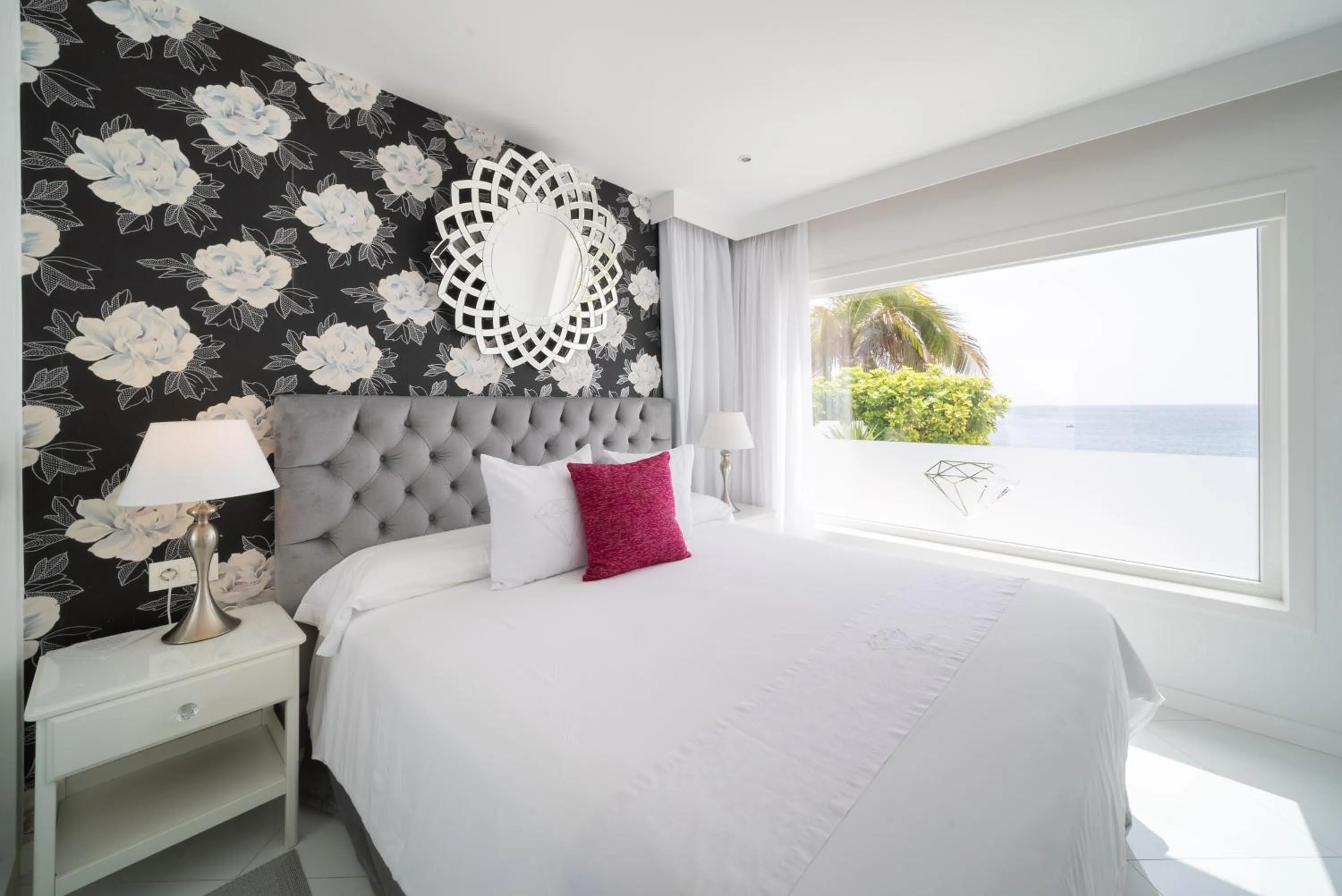 Bed in Lani's Suites de Luxe - Adults Only