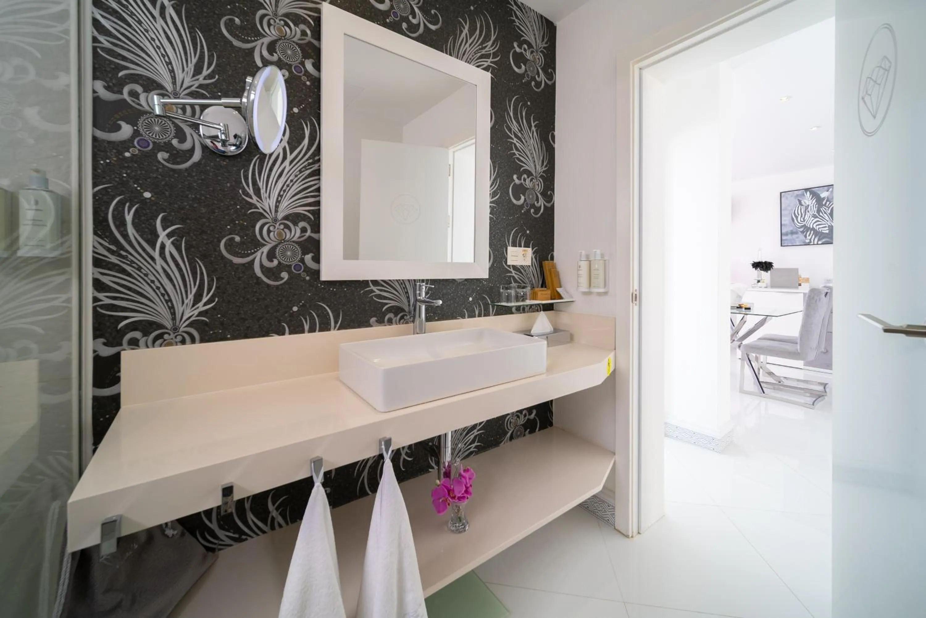 Lani's Suites de Luxe - Adults Only