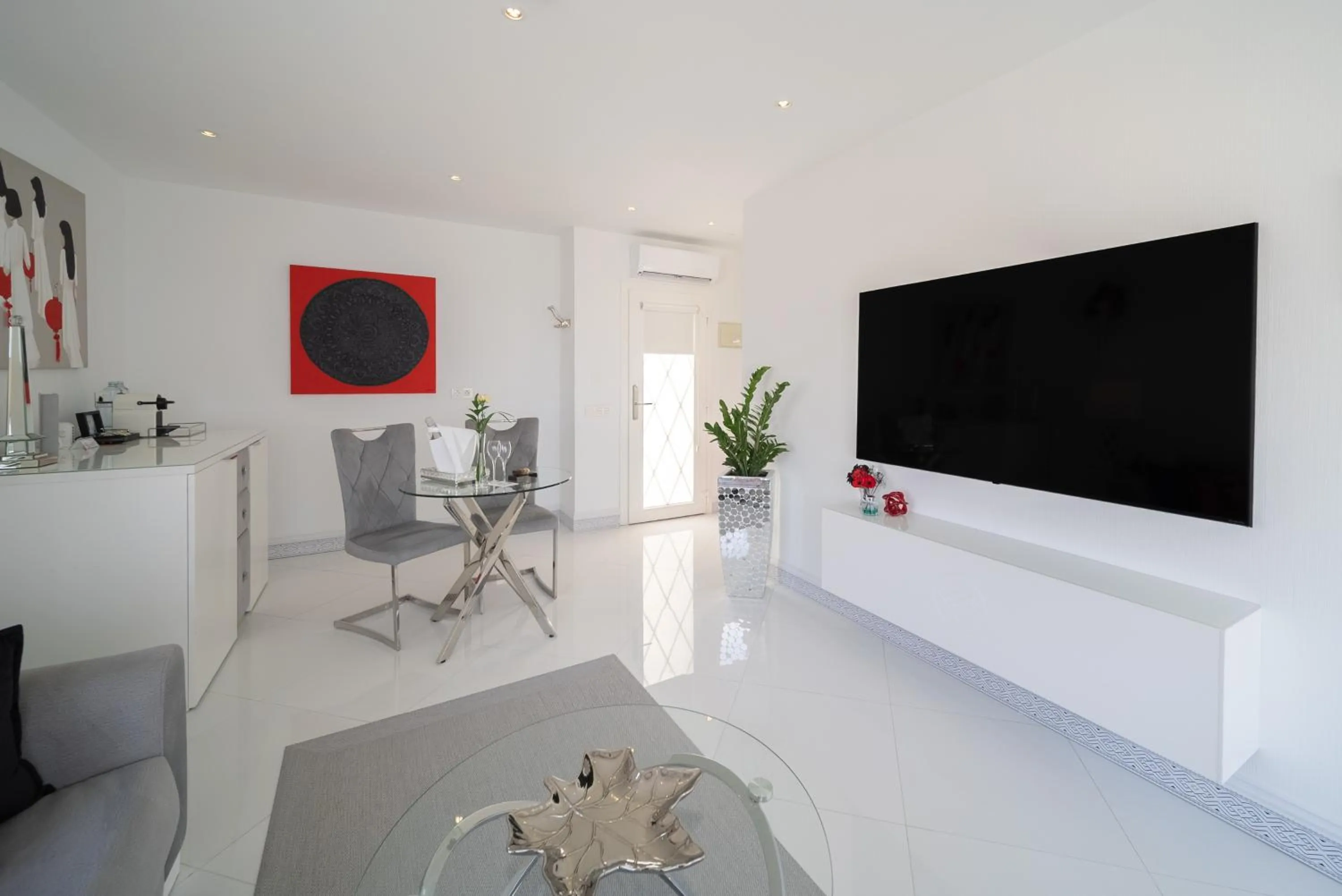 Lani's Suites de Luxe - Adults Only