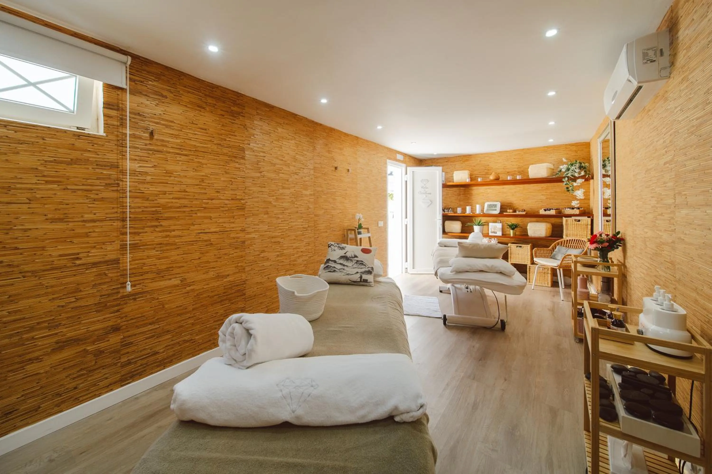 Massage in Lani's Suites de Luxe - Adults Only