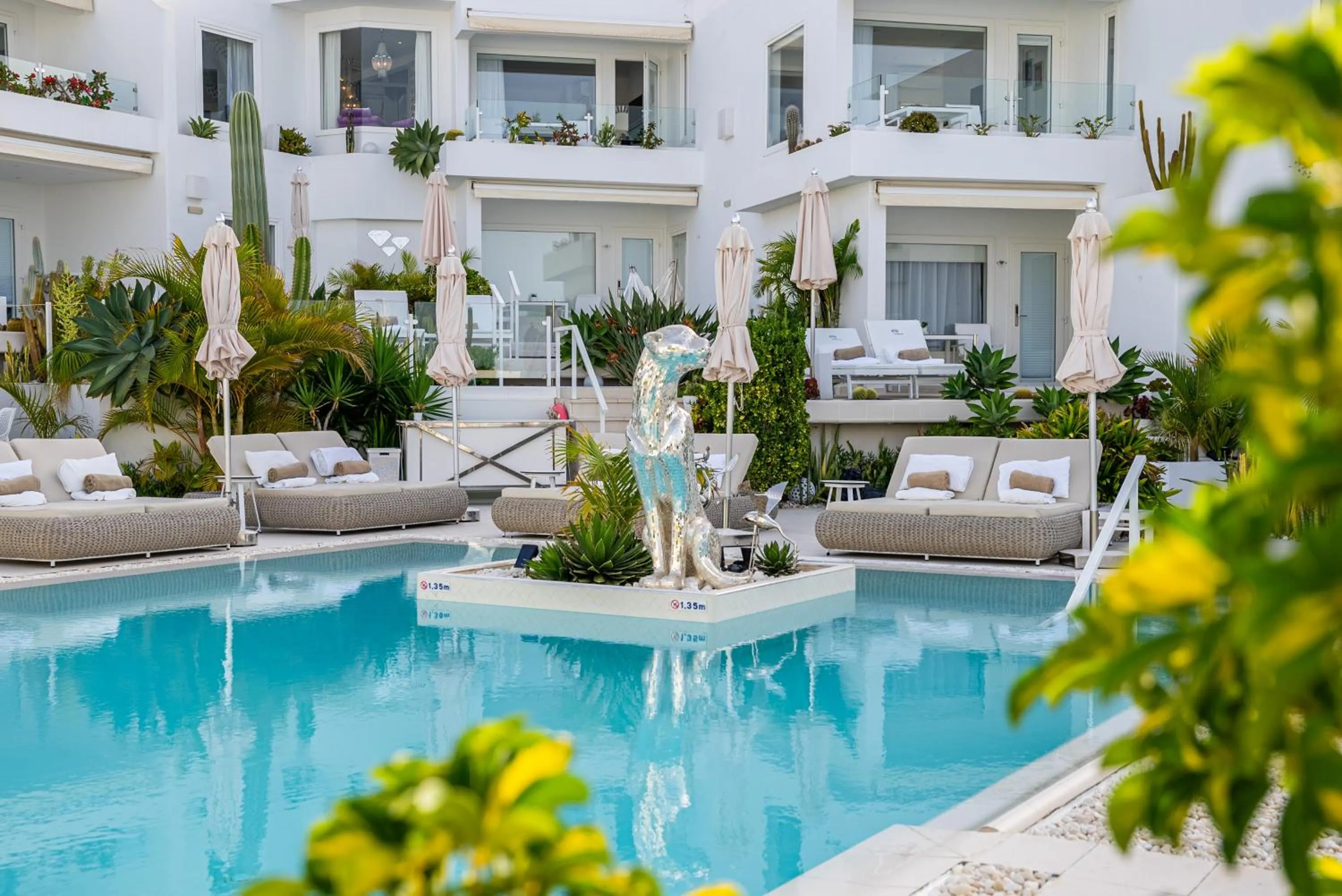 Swimming pool in Lani's Suites de Luxe - Adults Only