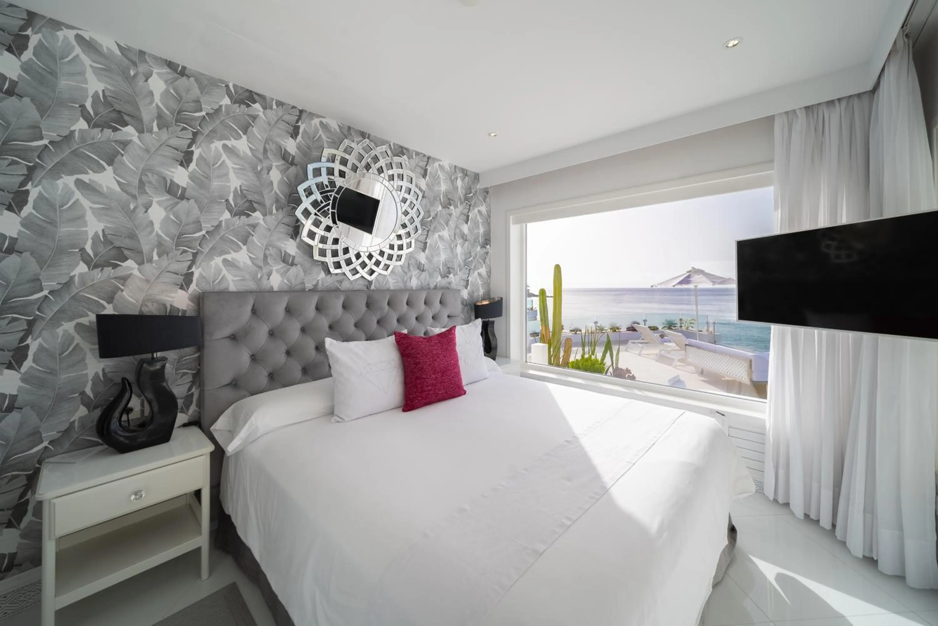 Bed in Lani's Suites de Luxe - Adults Only