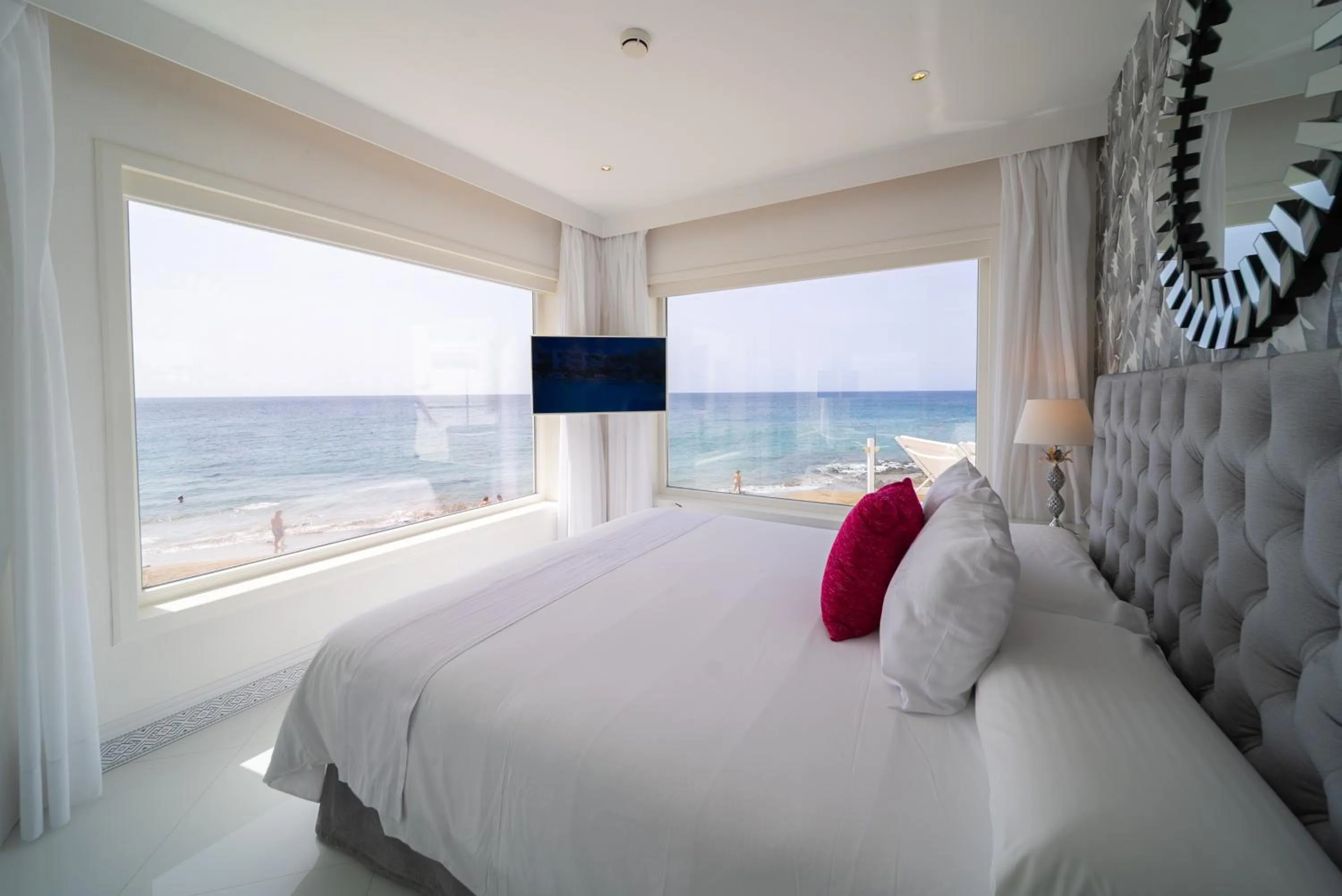 Bed in Lani's Suites de Luxe - Adults Only