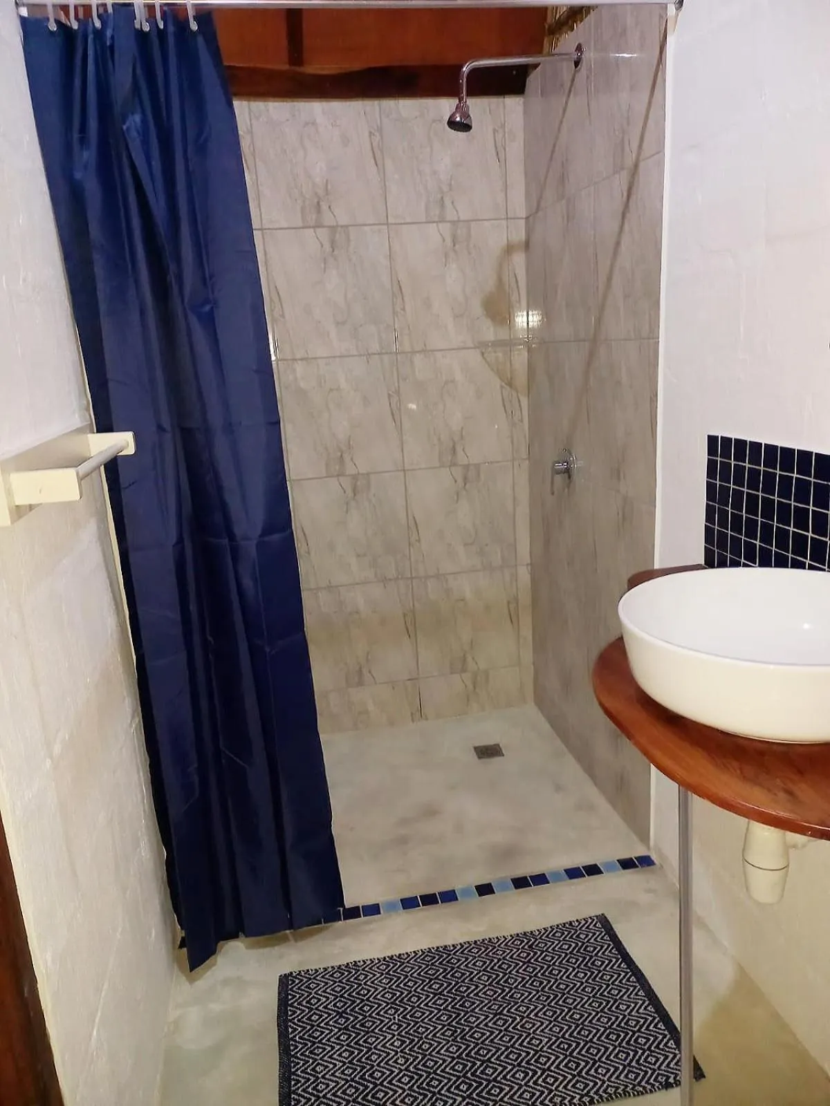 Shower in Baobab Beach Vilanculos