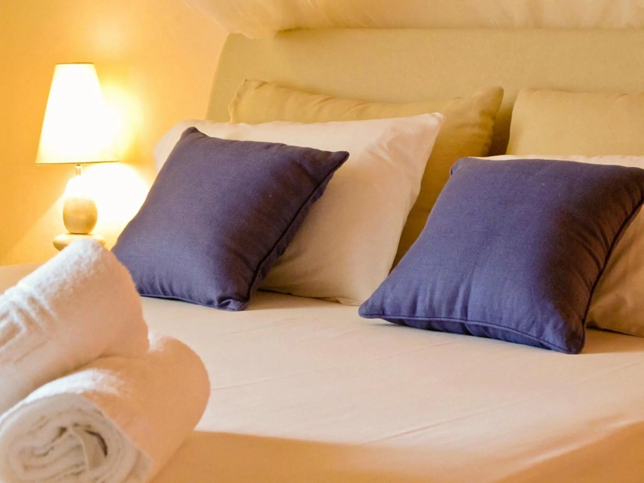 Bed in Theano Cottage