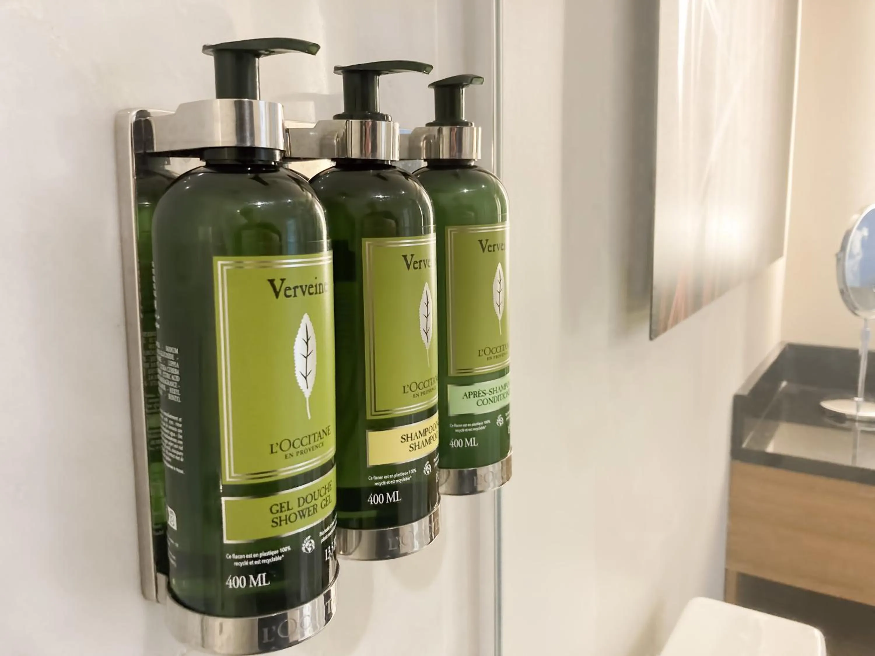 Bathroom in Executive Hotel Le Soleil New York