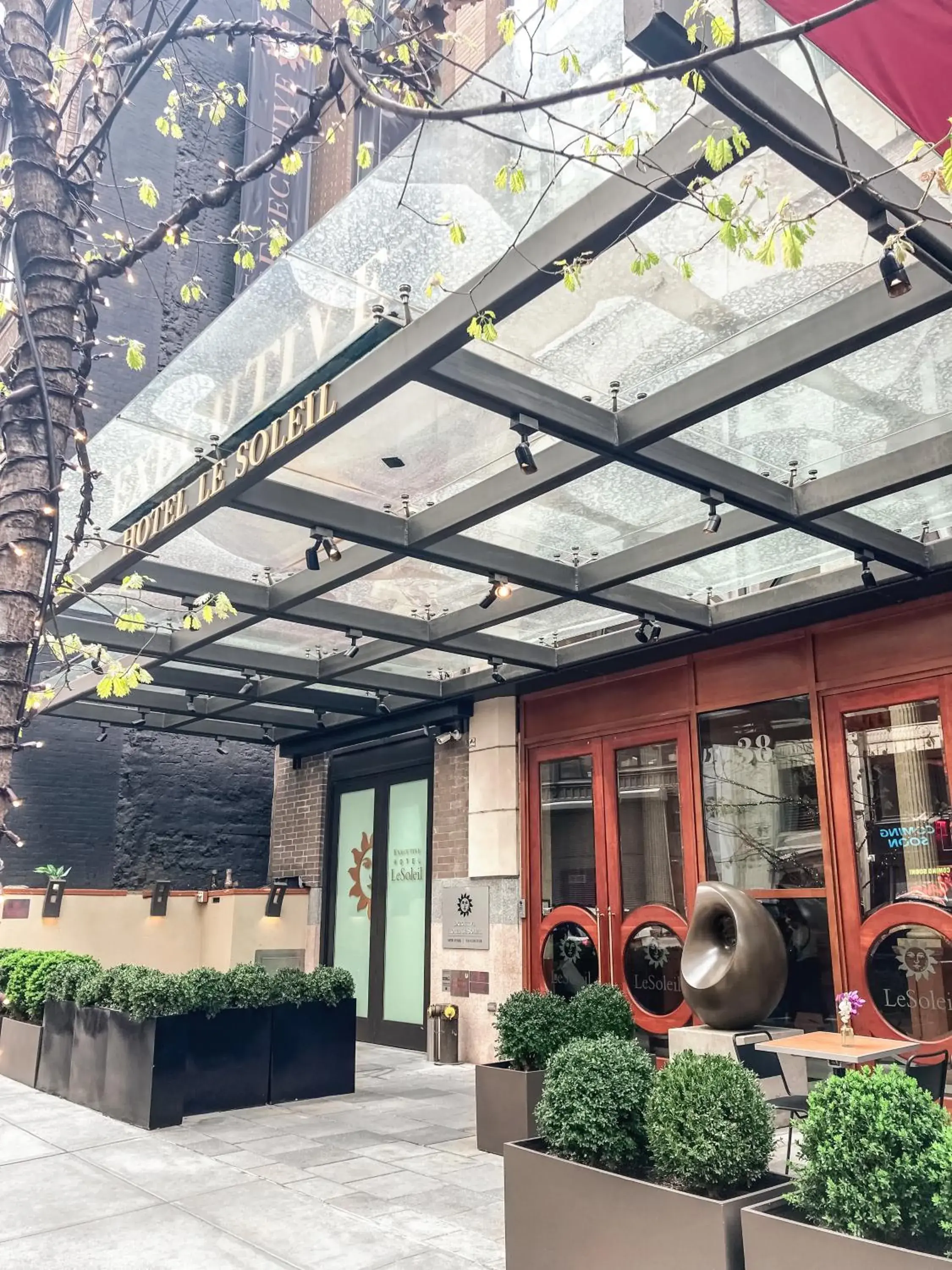Facade/entrance in Executive Hotel Le Soleil New York Facade/entrance in Executive Hotel Le Soleil New York