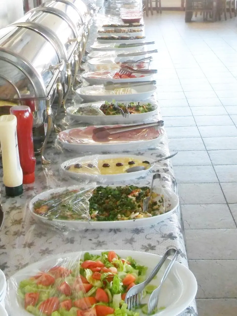 Restaurant/places to eat in Nil Hotel