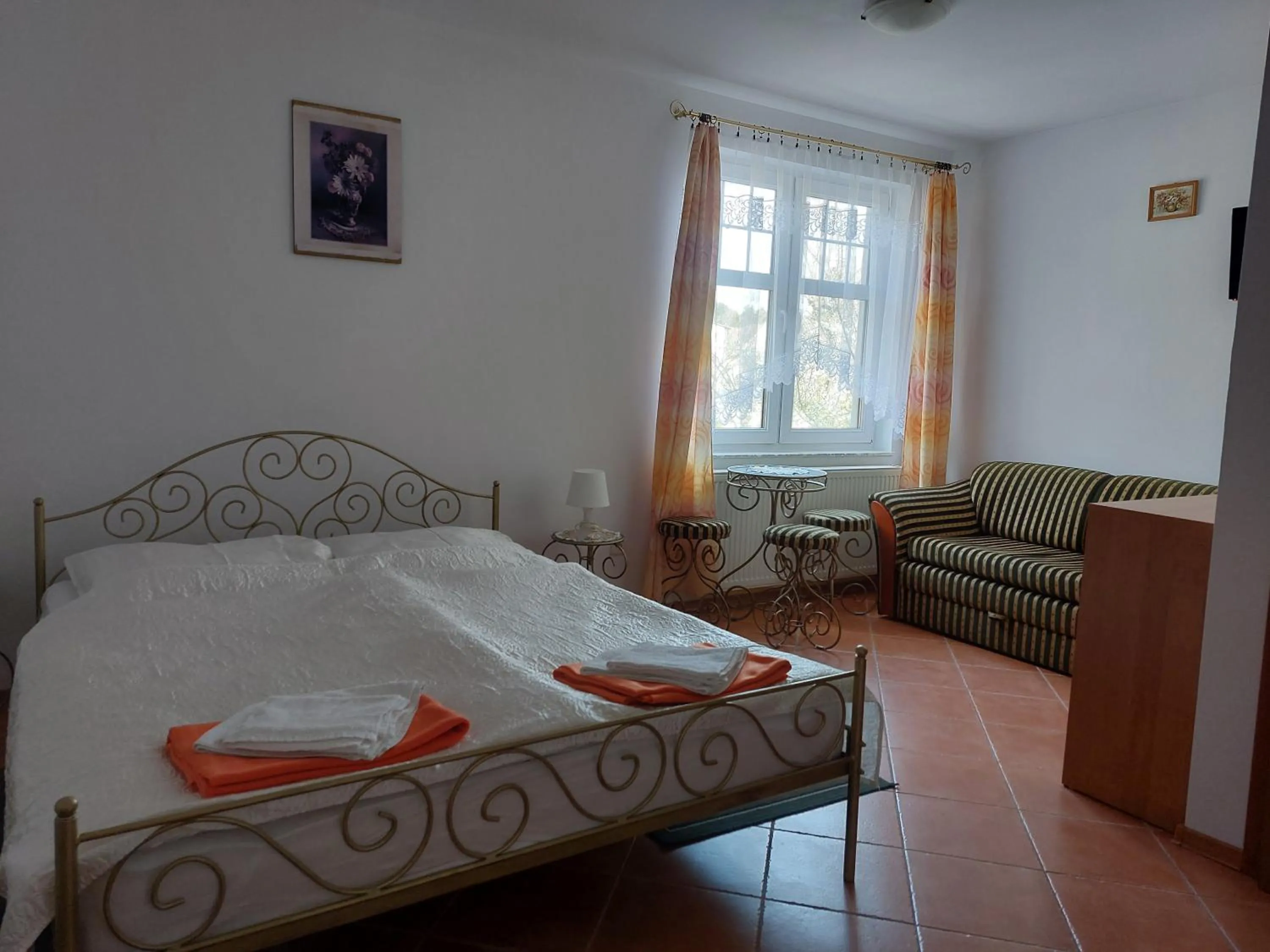 Bed in Willa Secesja