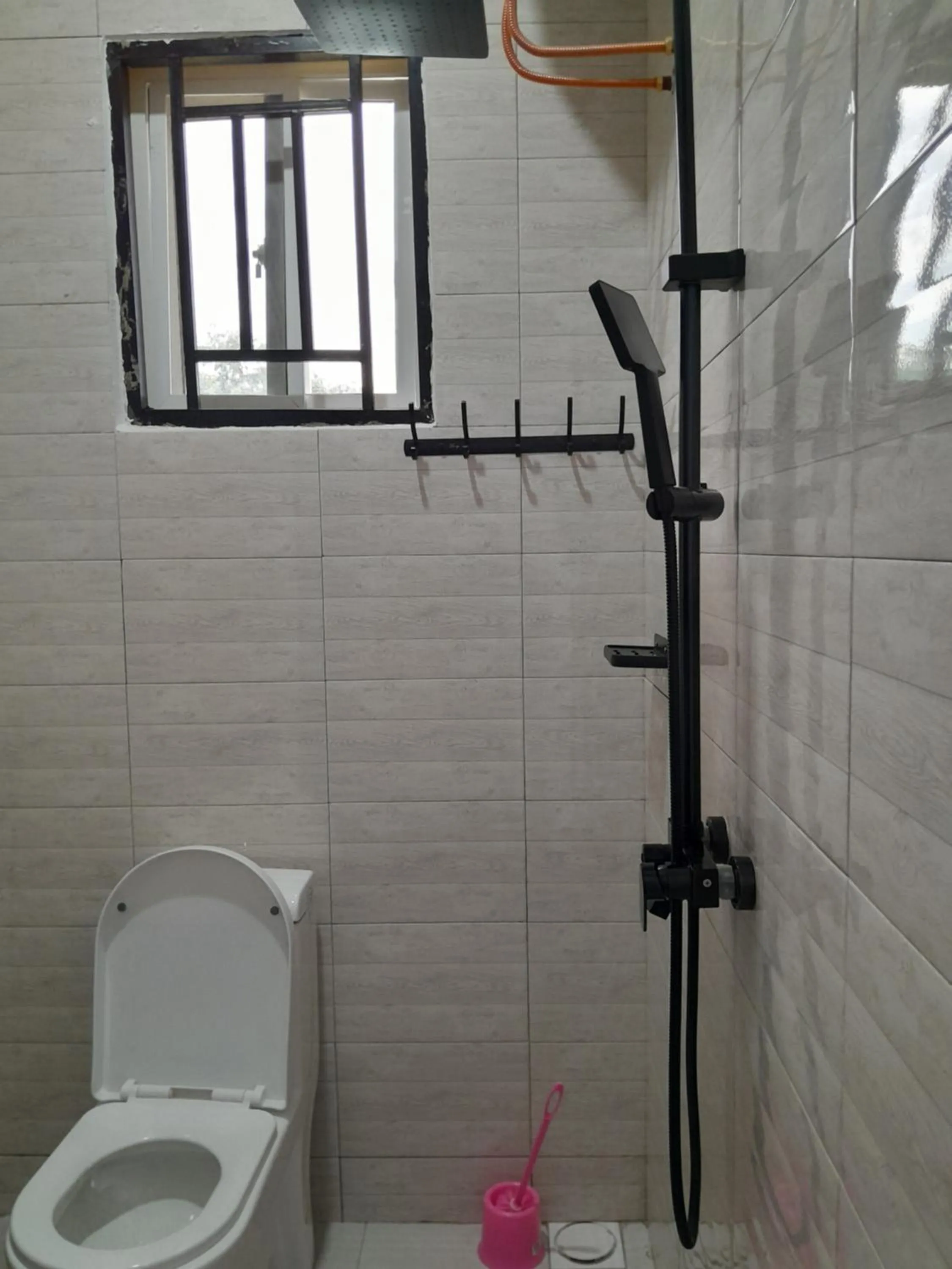 Shower in Valley Breeze Hotel