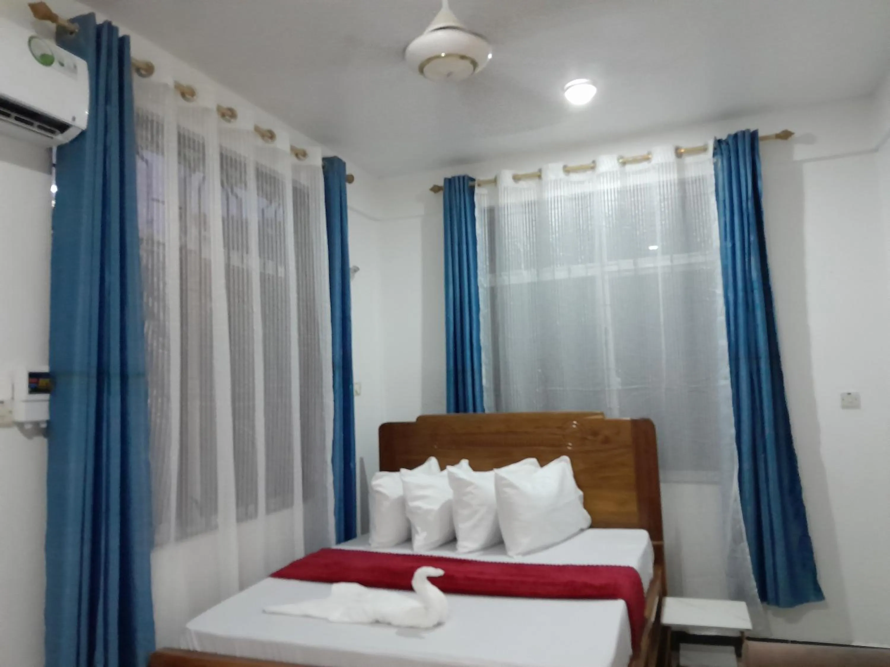 Bed in Valley Breeze Hotel