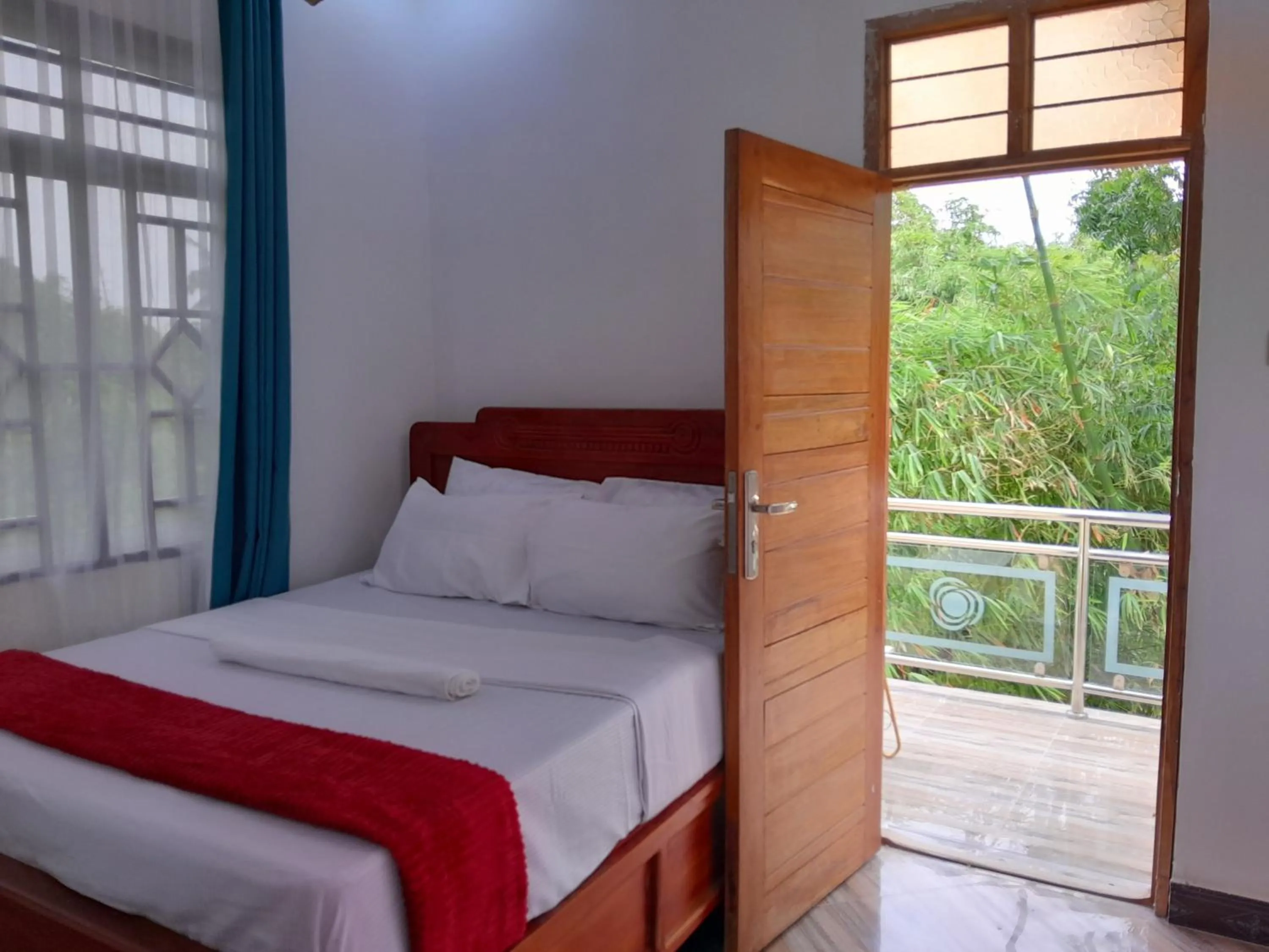 Photo of the whole room, Bed in Valley Breeze Hotel