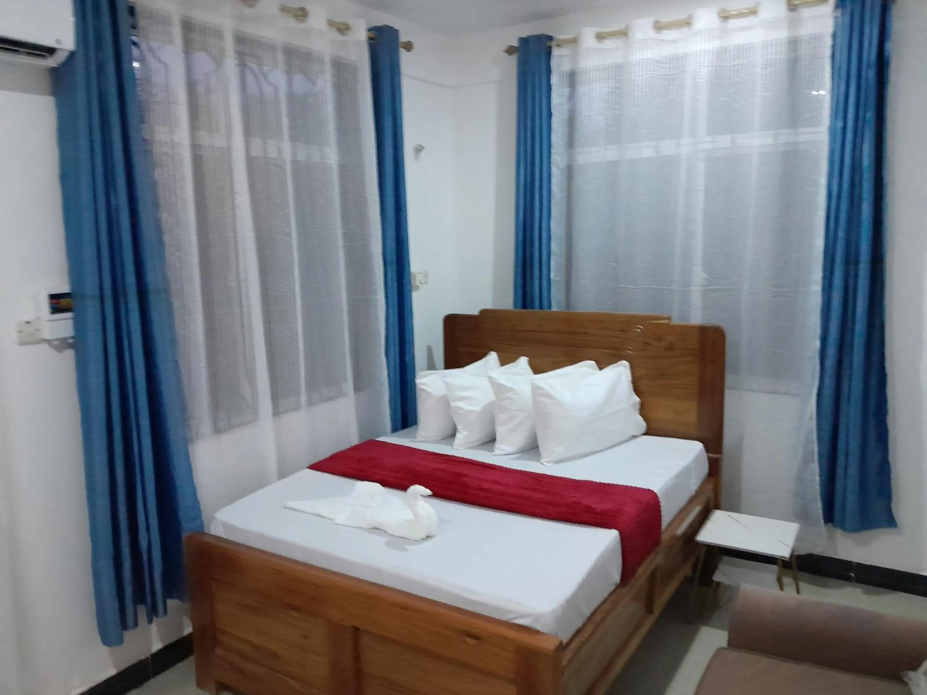 Bed in Valley Breeze Hotel