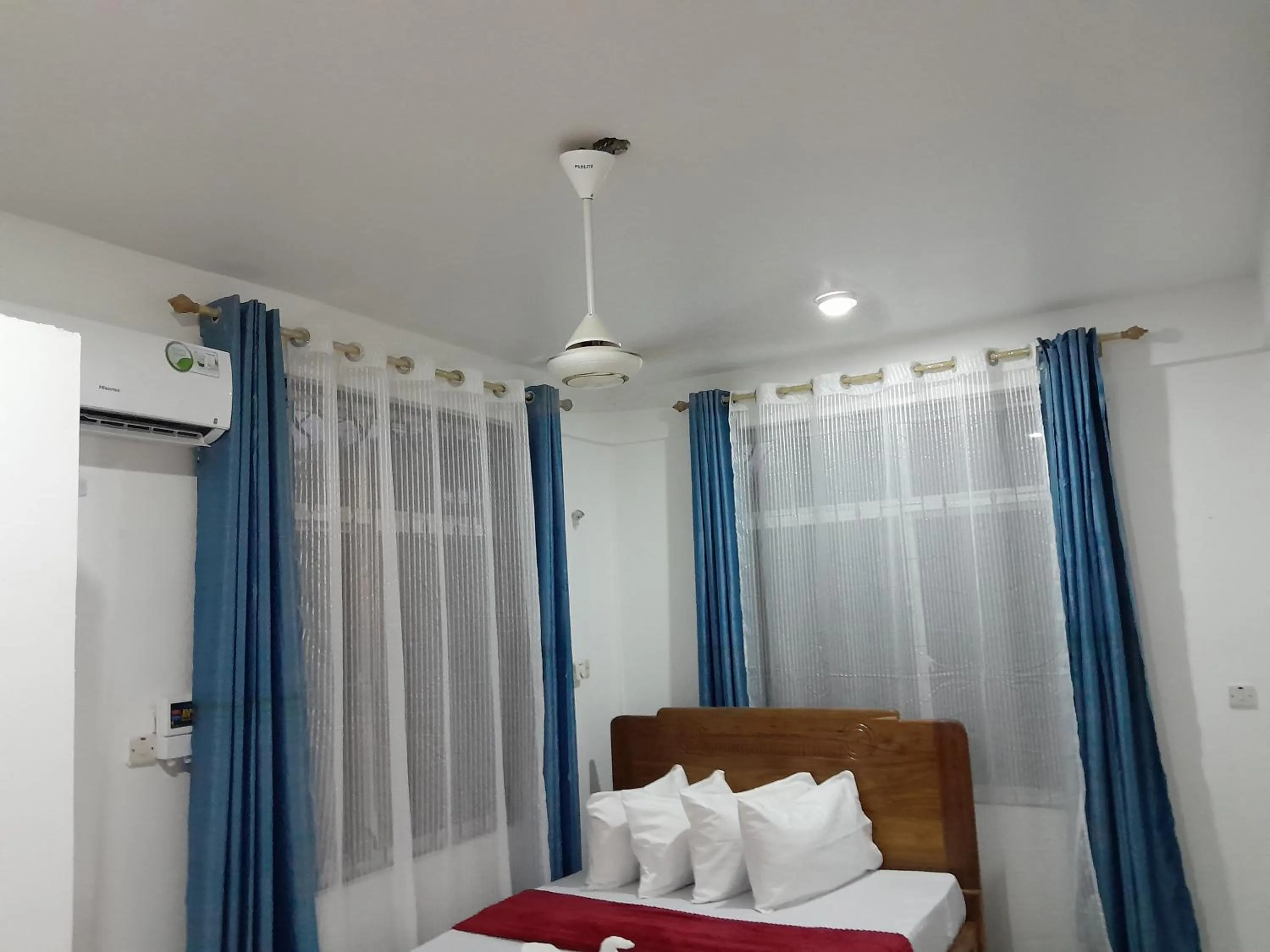 Bed in Valley Breeze Hotel