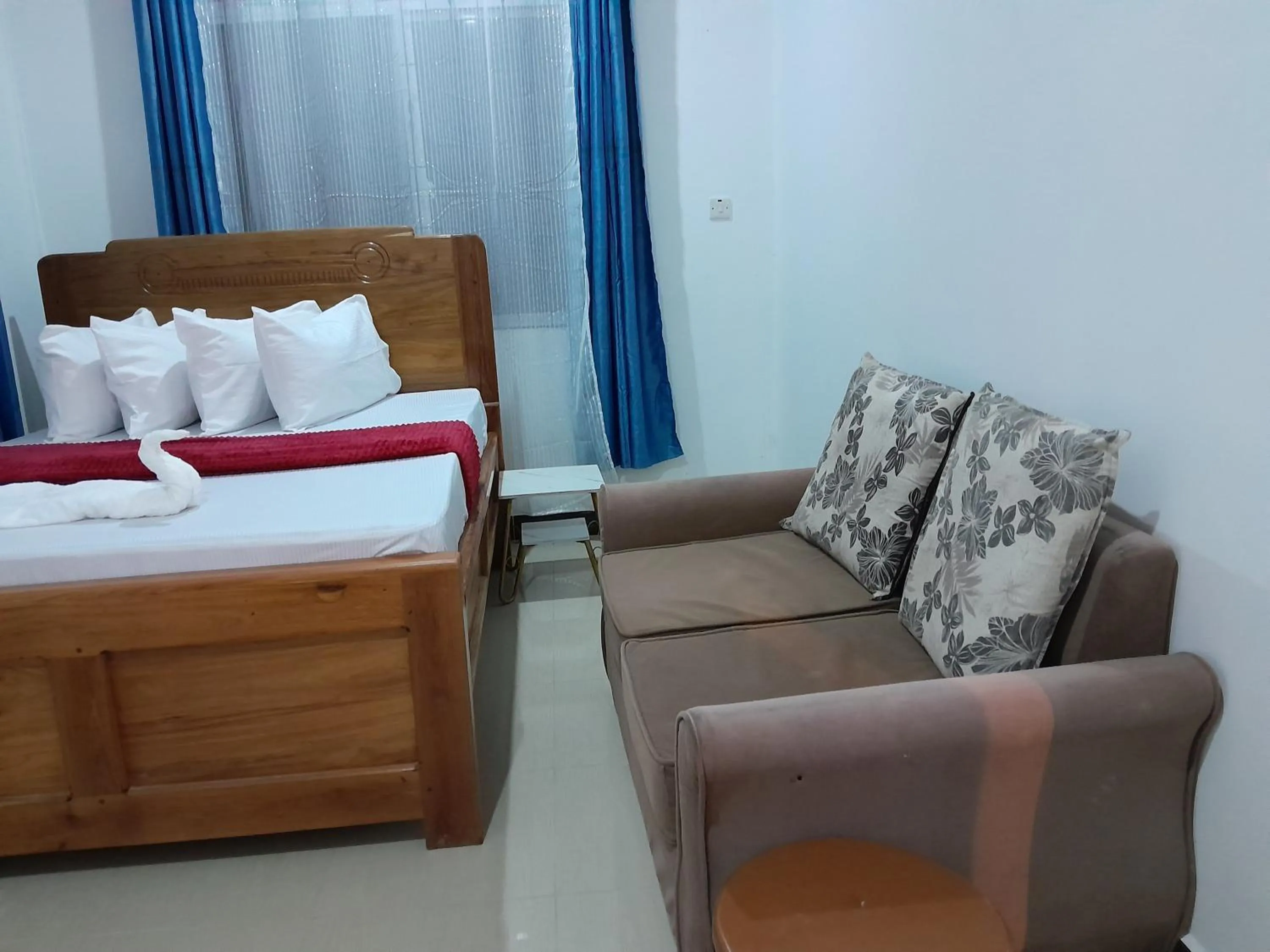Bed in Valley Breeze Hotel