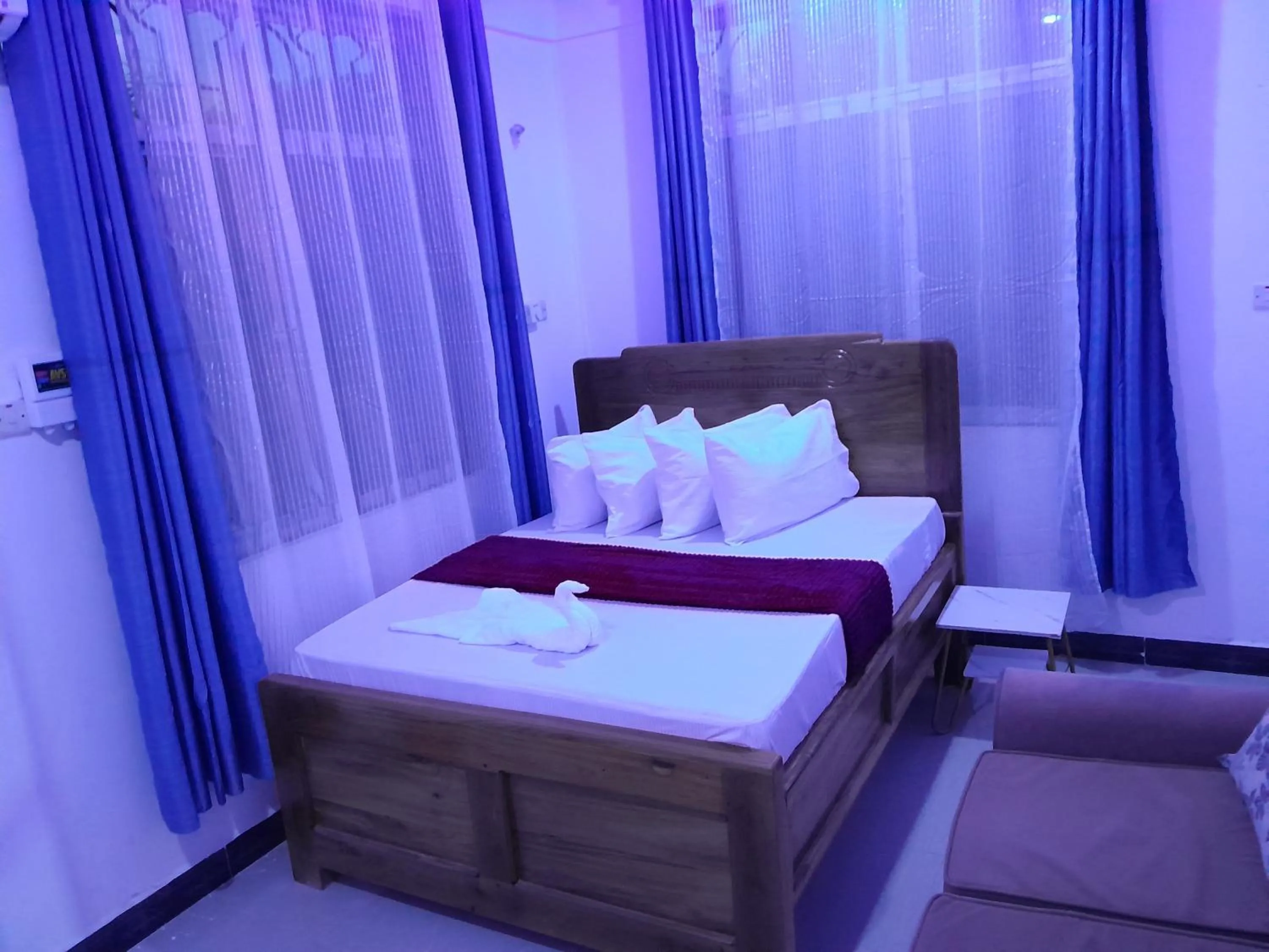 Photo of the whole room, Bed in Valley Breeze Hotel