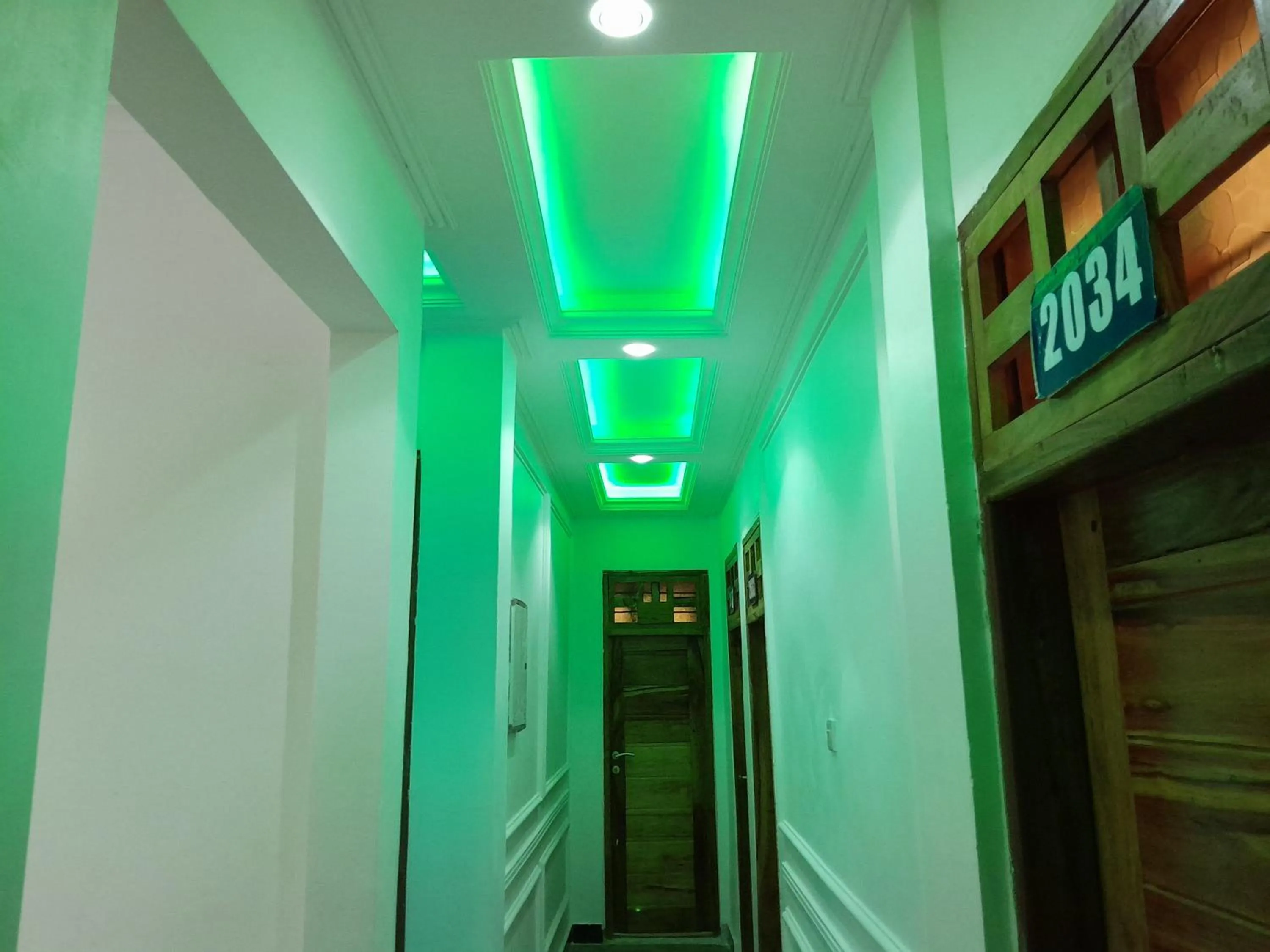 Property building in Valley Breeze Hotel