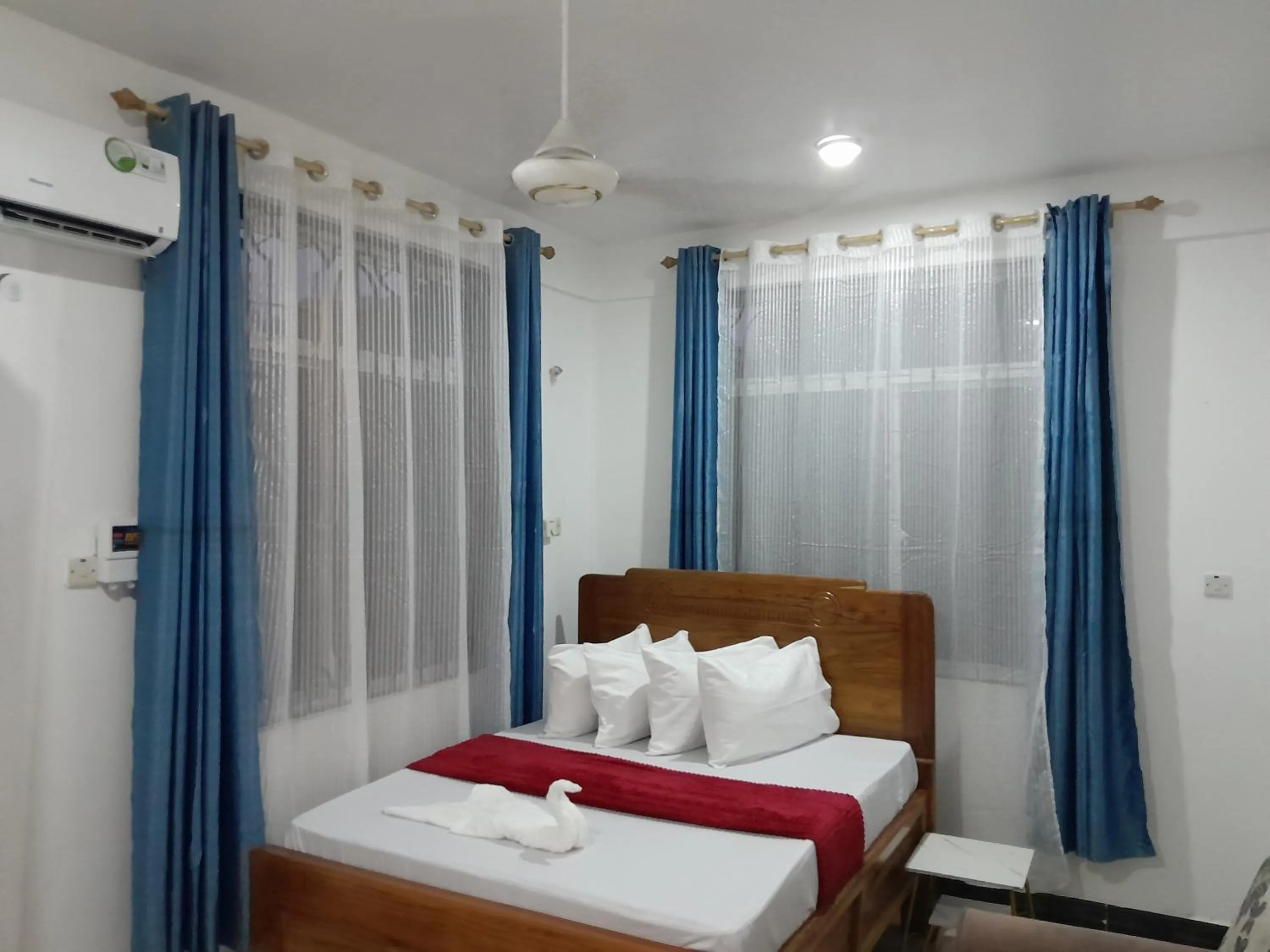 Bed in Valley Breeze Hotel