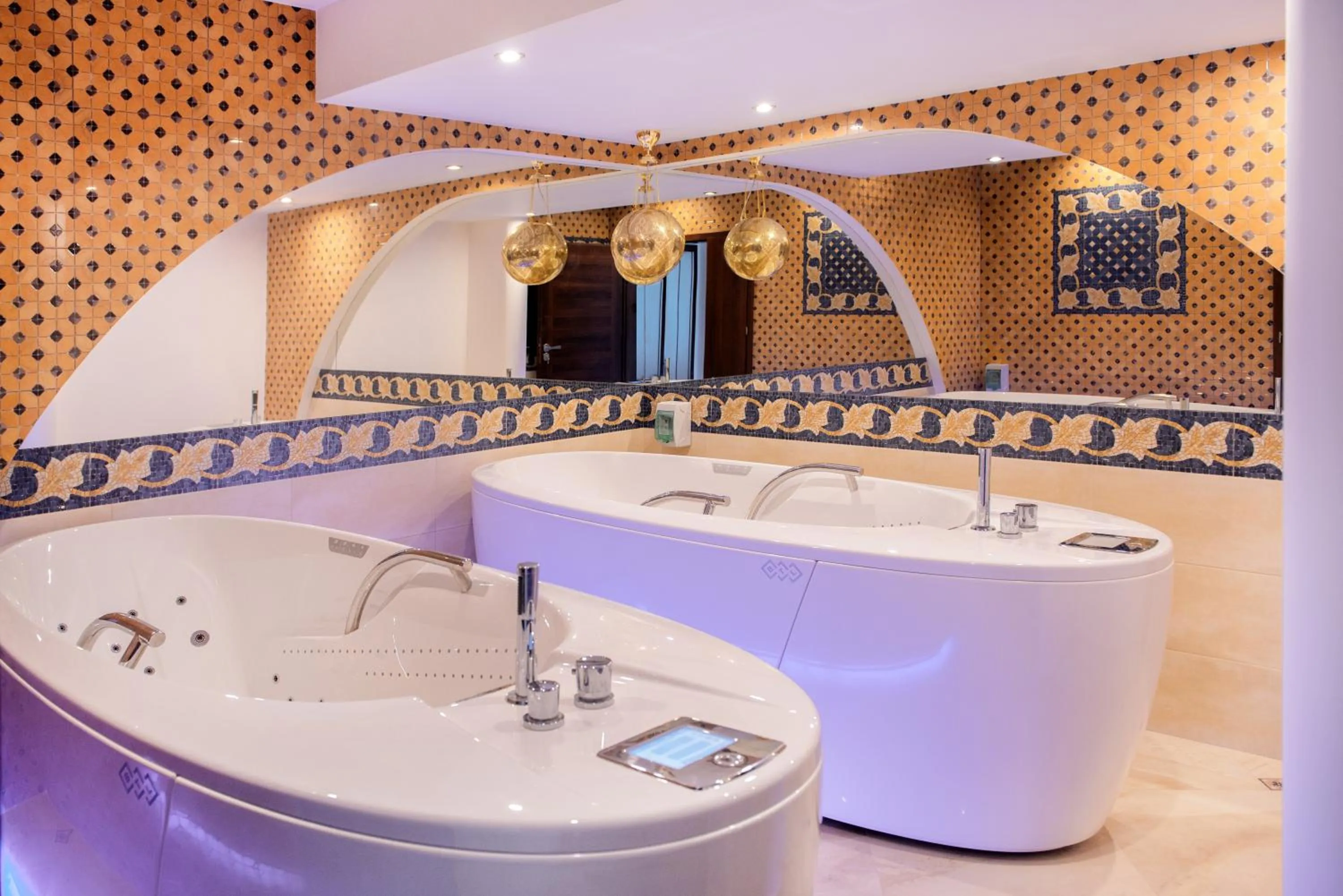 Hot Tub in Villa Andalucia SPA & Leisure