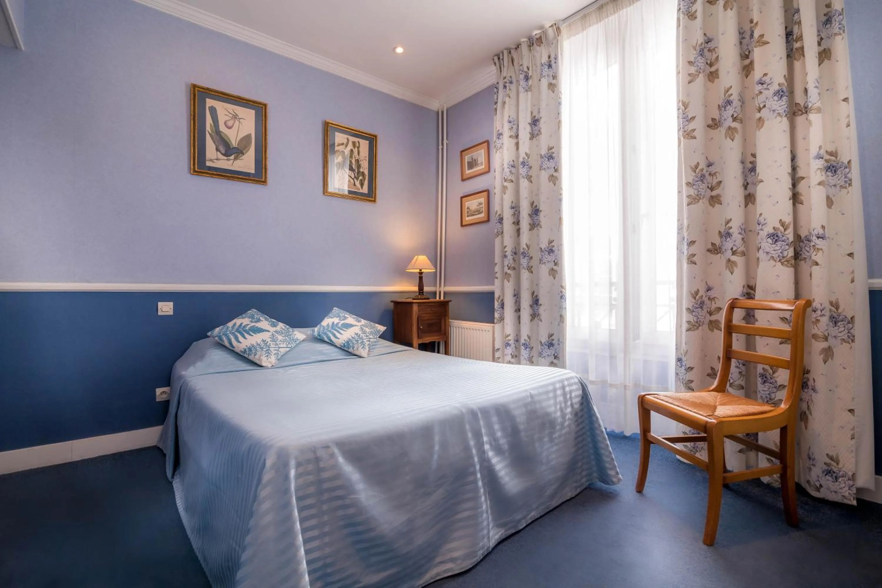 Bed in Hotel des Arts - Cite Bergere