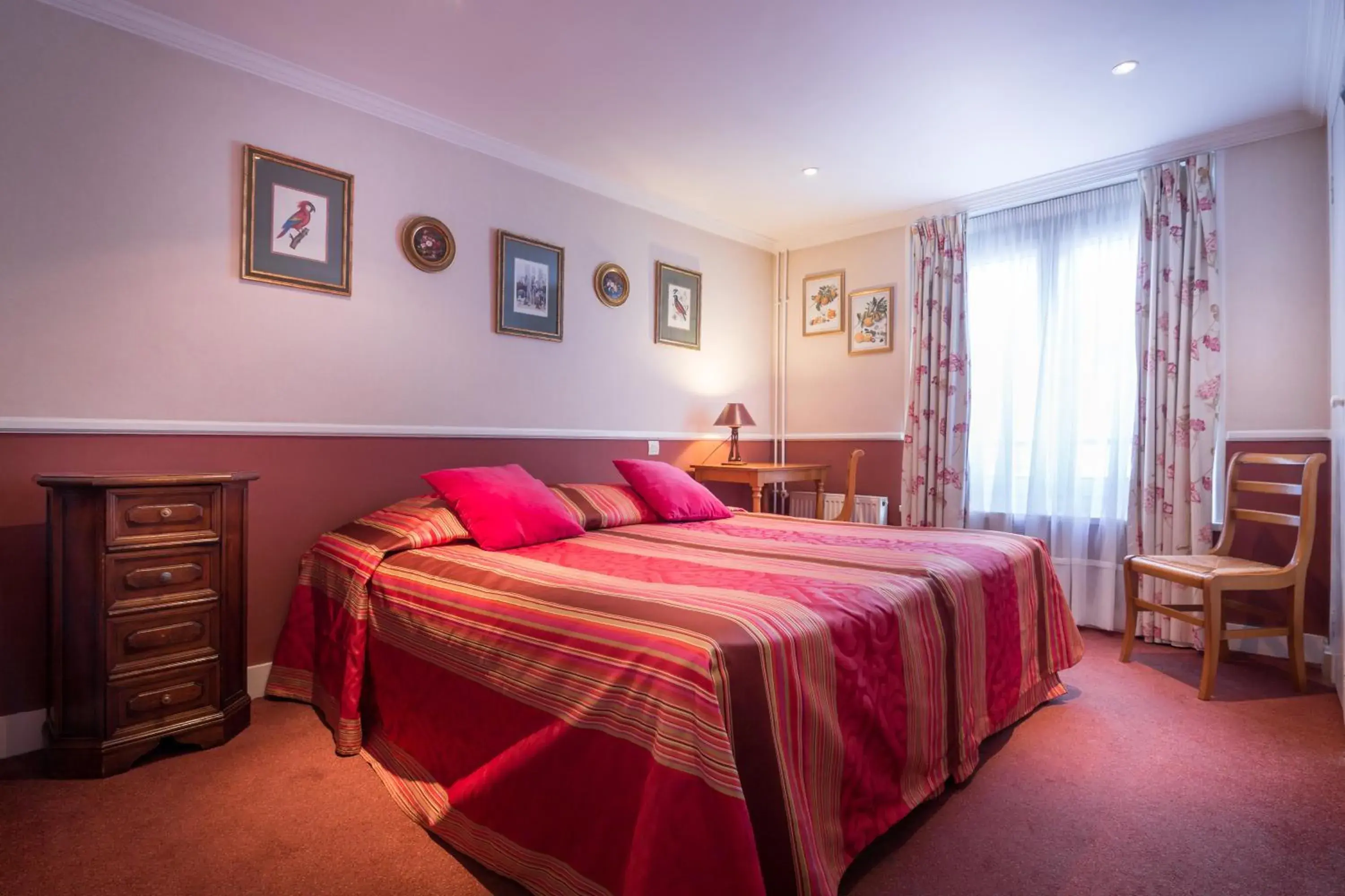 Double Room in Hotel des Arts - Cite Bergere Double Room in Hotel des Arts - Cite Bergere