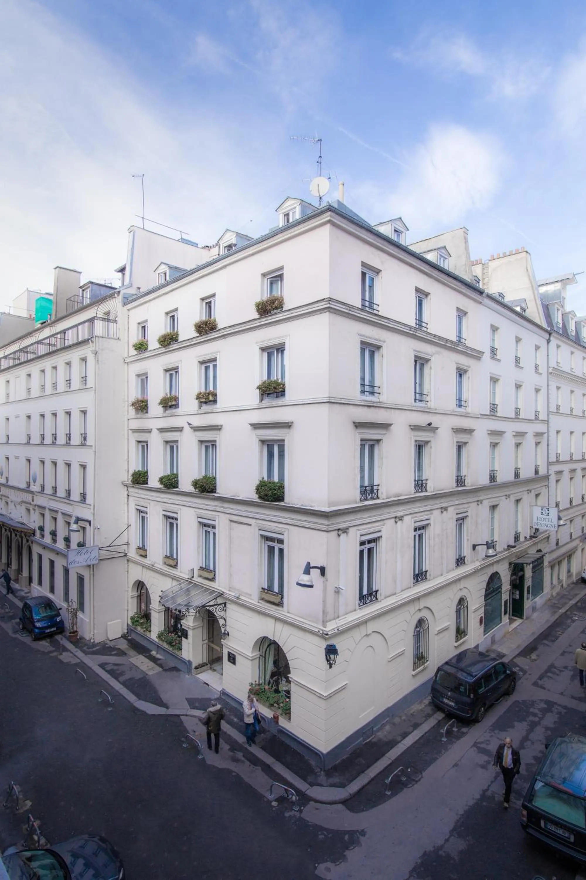Facade/entrance in Hotel des Arts - Cite Bergere