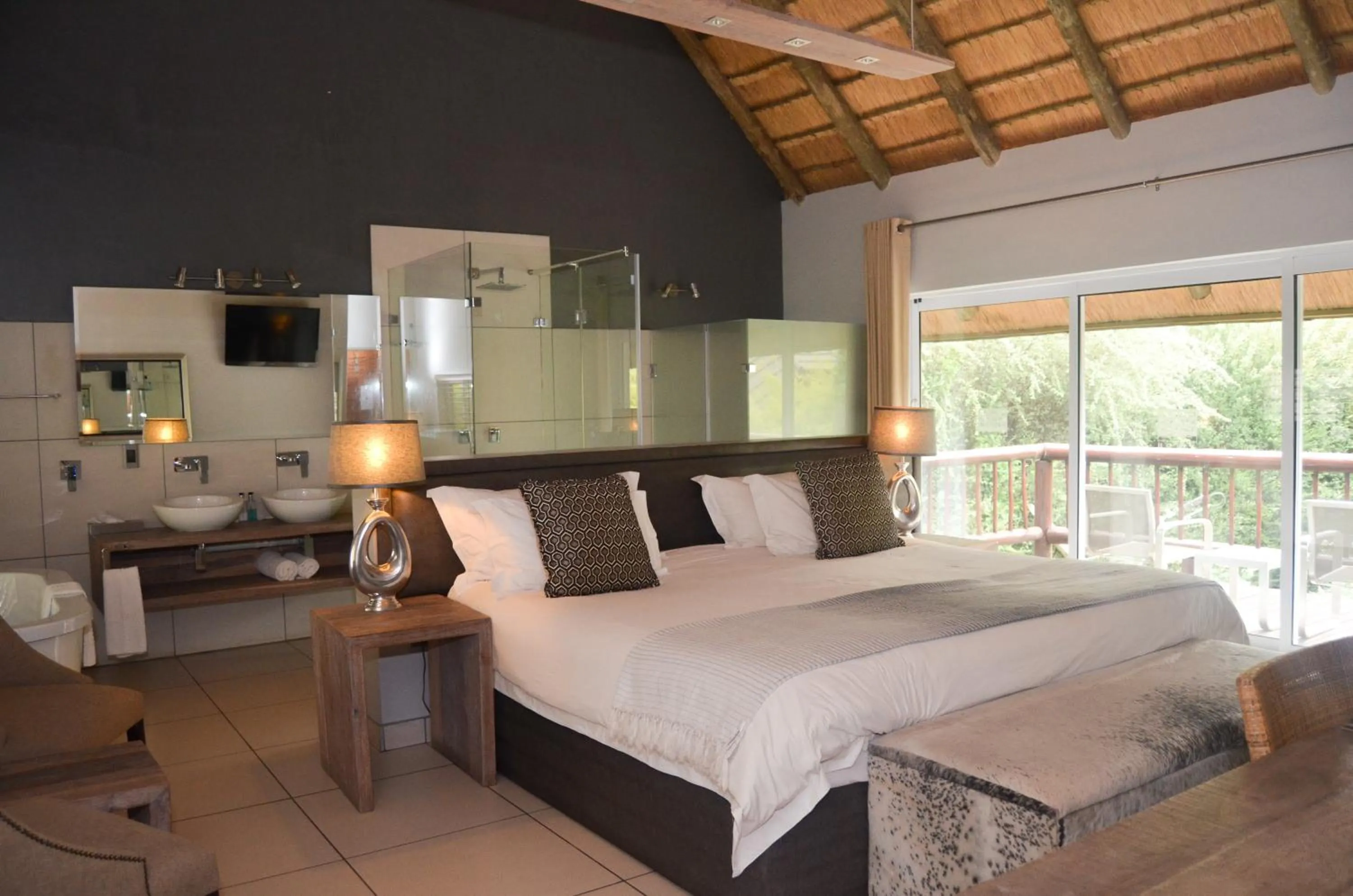 Bed in Highveld Splendour Boutique Bed and Breakfast