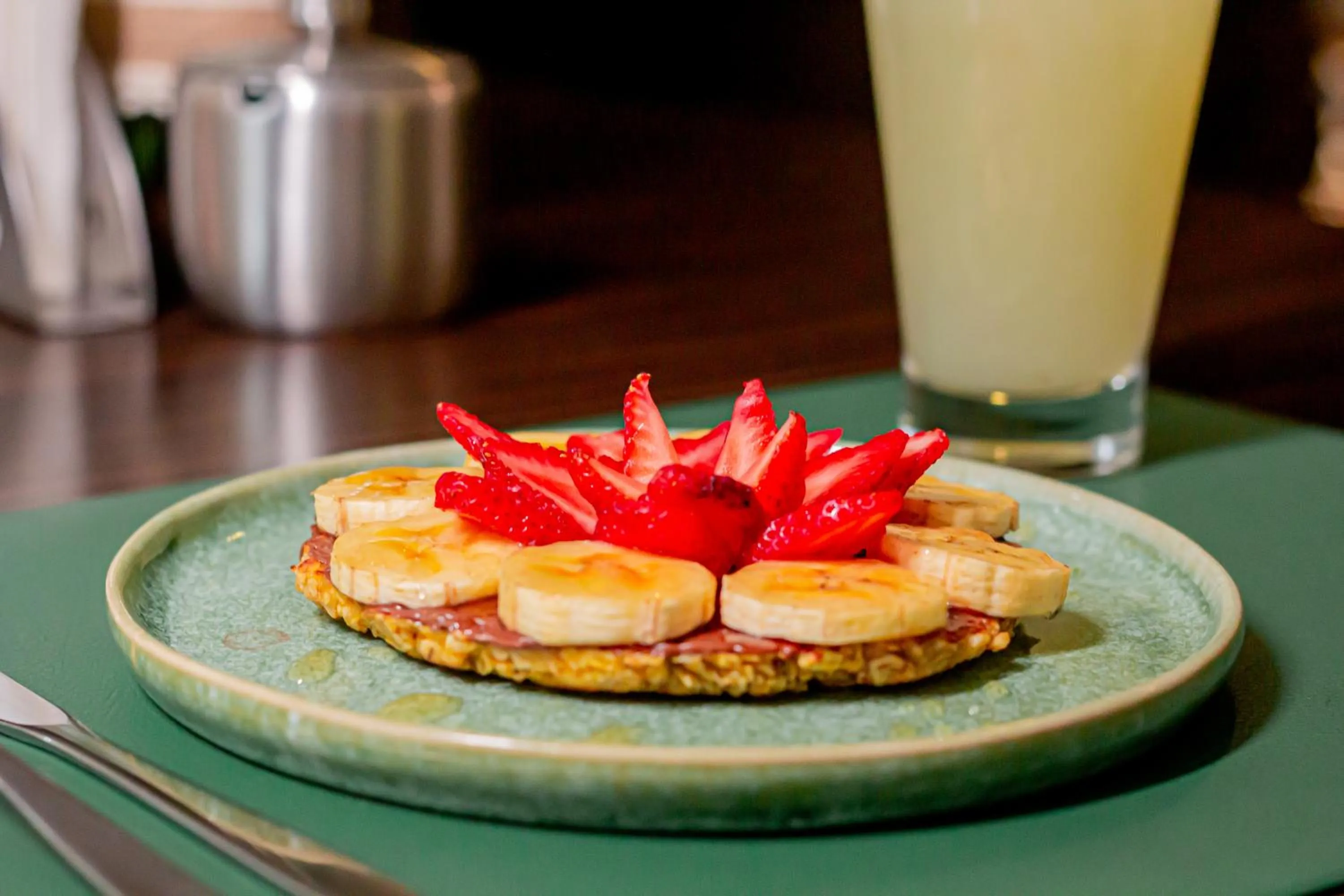 Restaurant/places to eat in Megal Suites Hotel