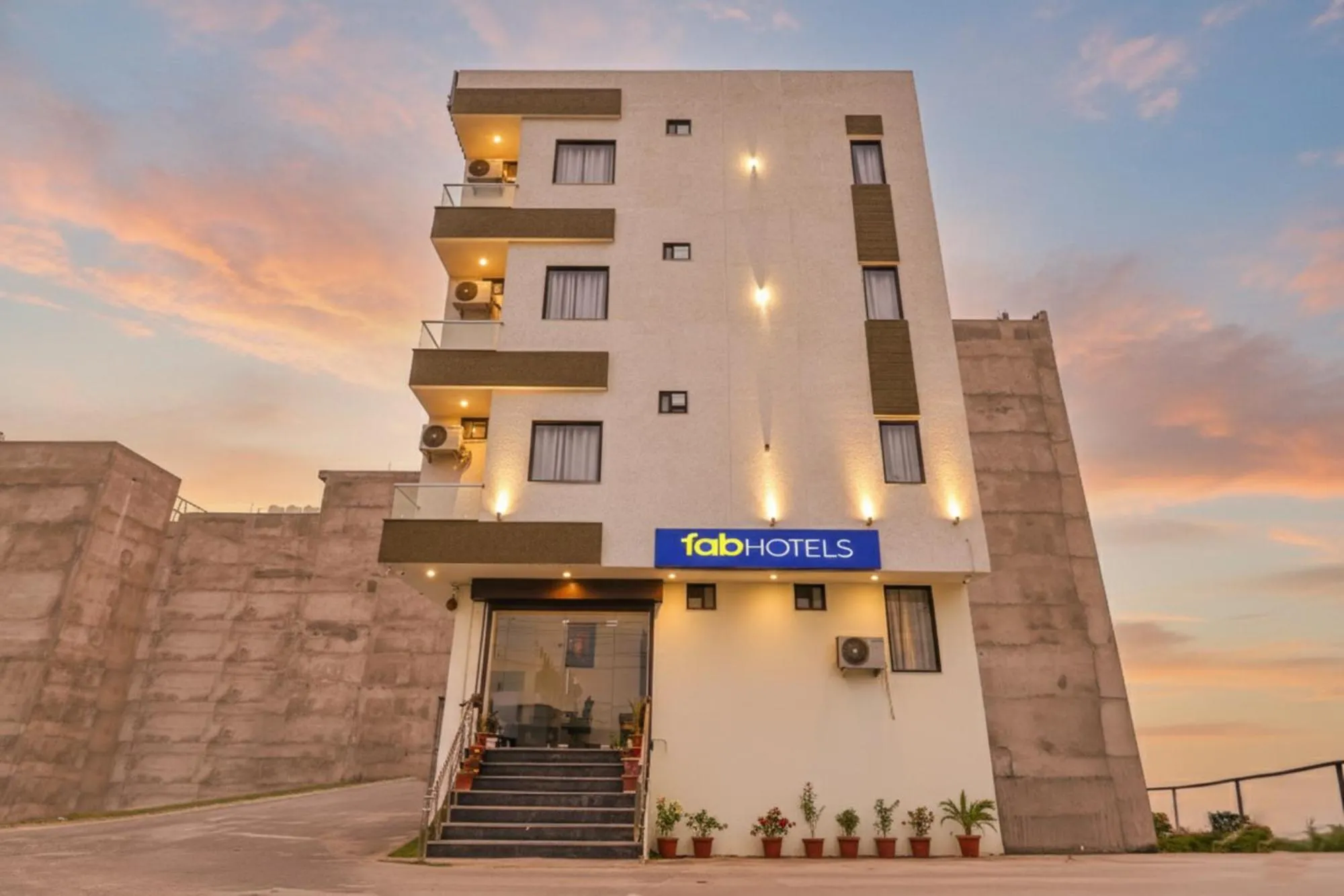 FabHotel Avondale - Sitapura