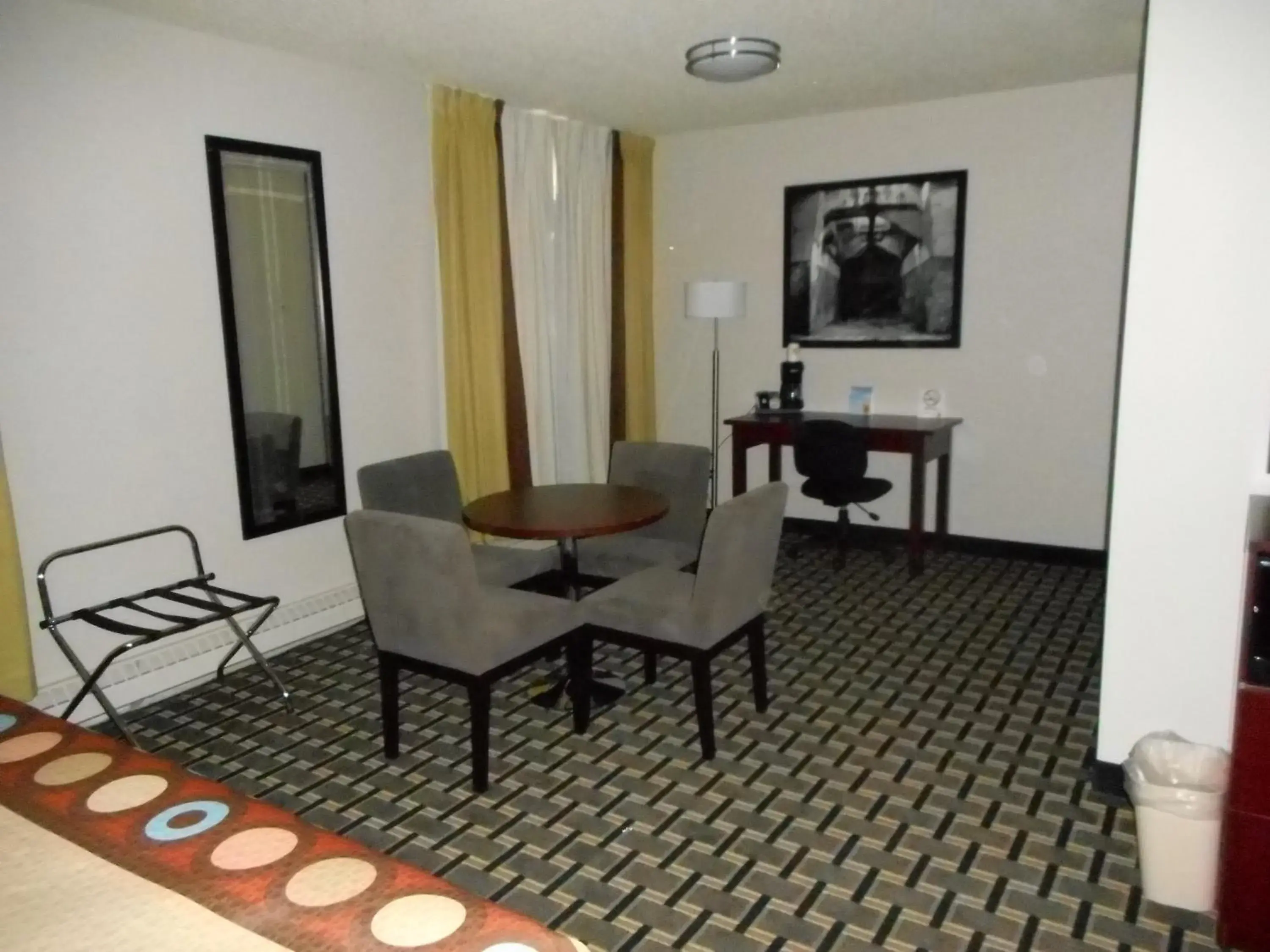 2 Queen Beds, Studio Suite, Smoking in Super 8 by Wyndham Fox Creek 2 Queen Beds, Studio Suite, Smoking in Super 8 by Wyndham Fox Creek