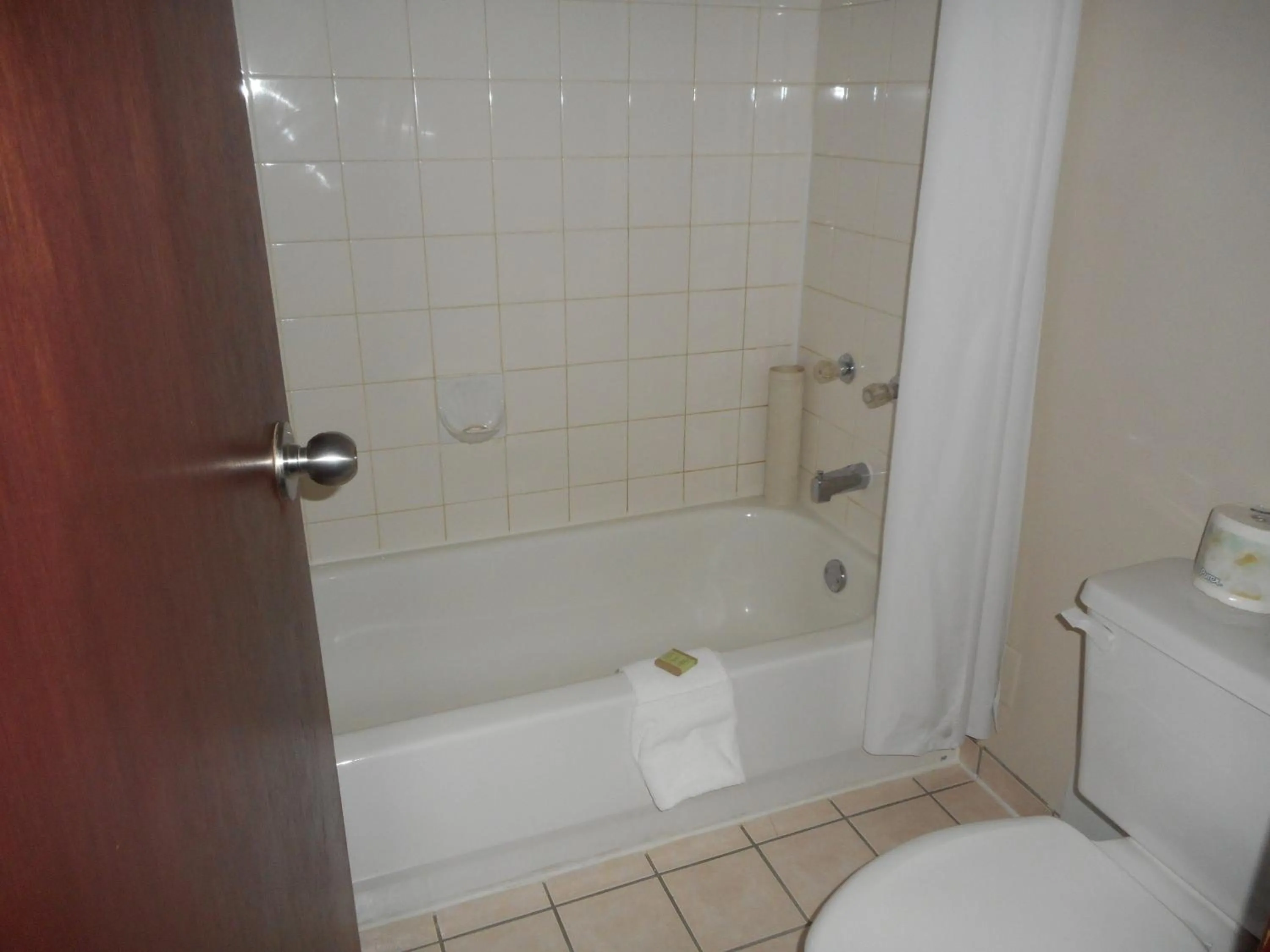 Bathroom in Super 8 by Wyndham Fox Creek