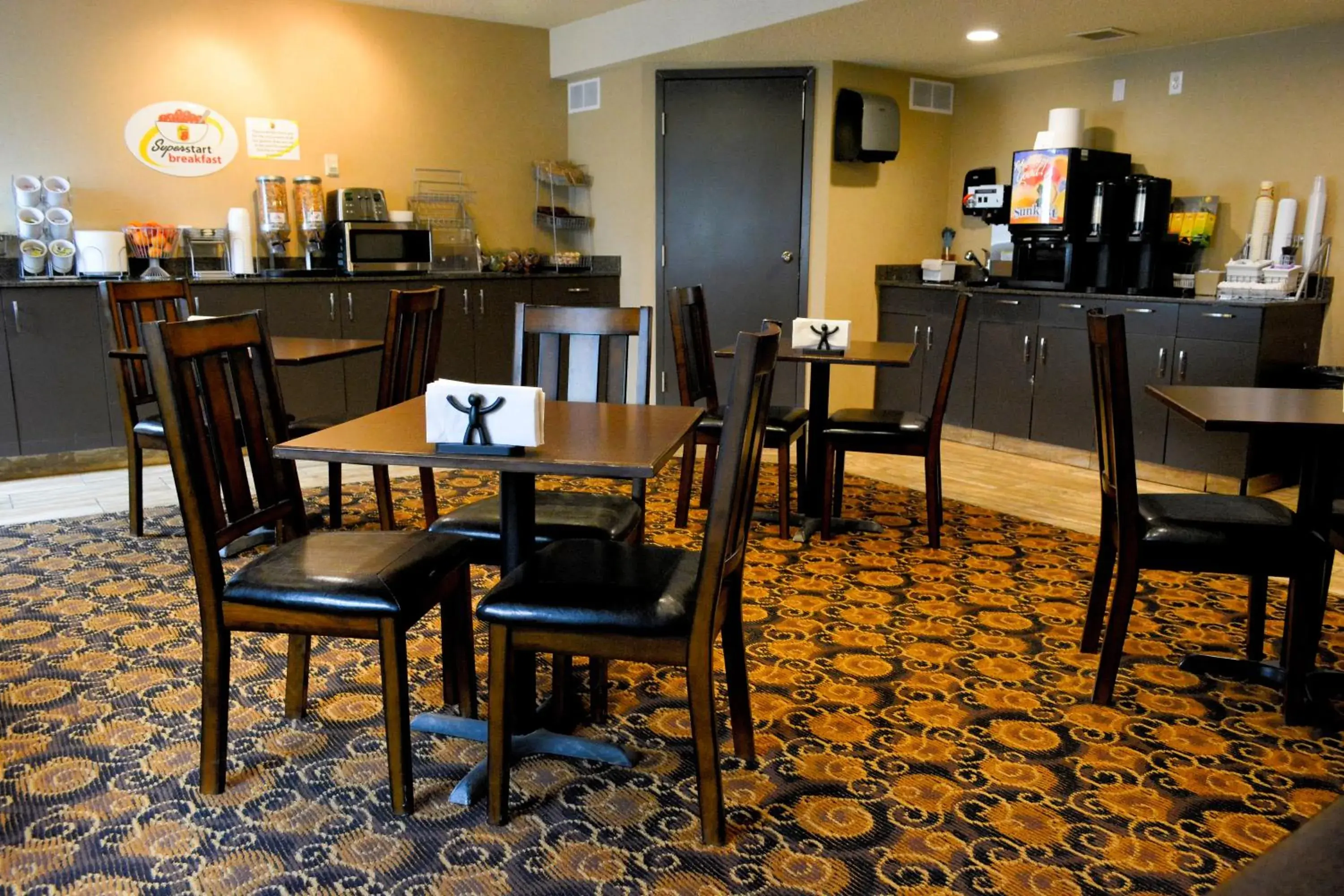 Buffet breakfast in Super 8 by Wyndham Fox Creek Buffet breakfast in Super 8 by Wyndham Fox Creek