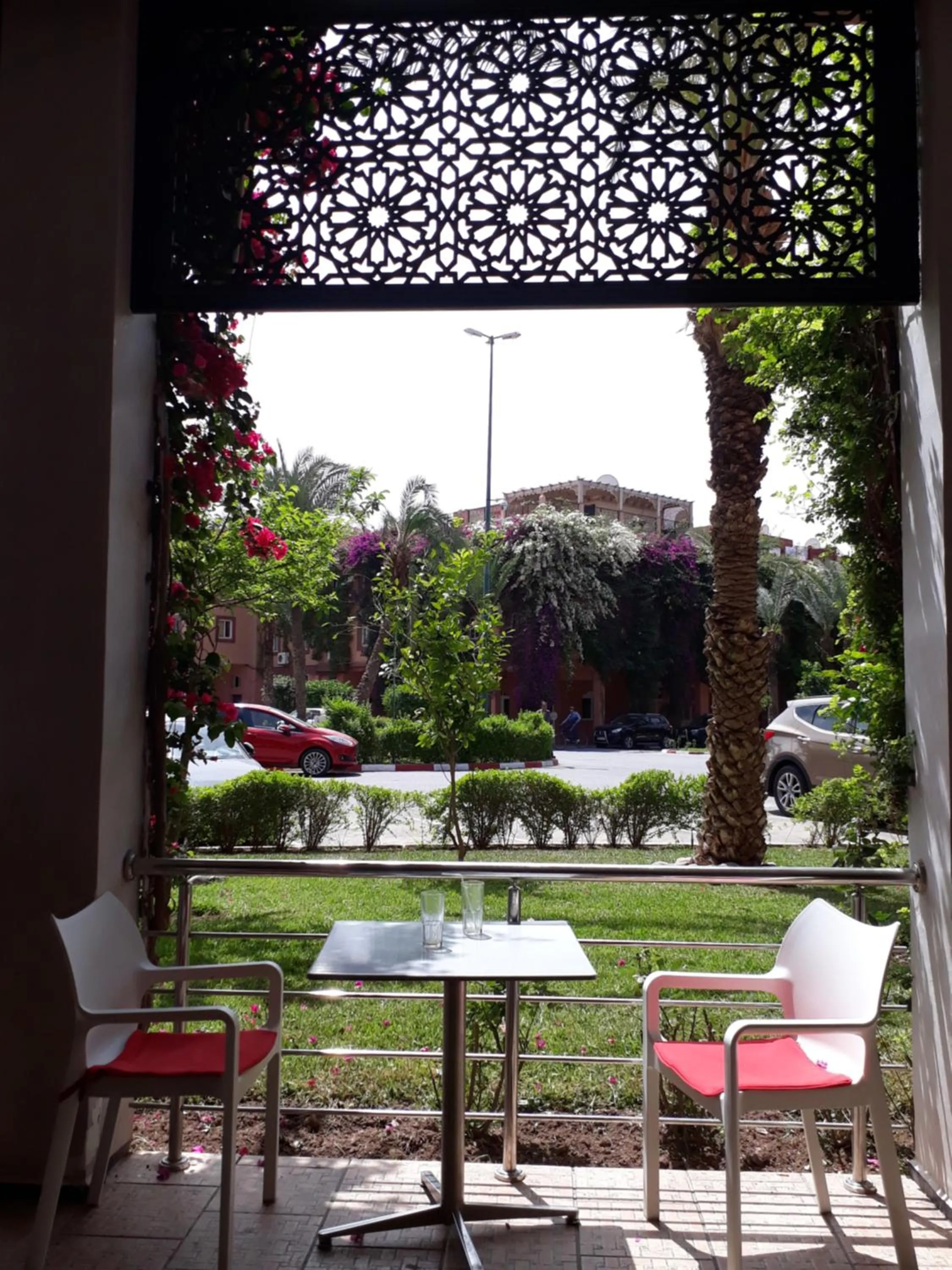 Restaurant/places to eat in Riad with 3 Swimming Pools