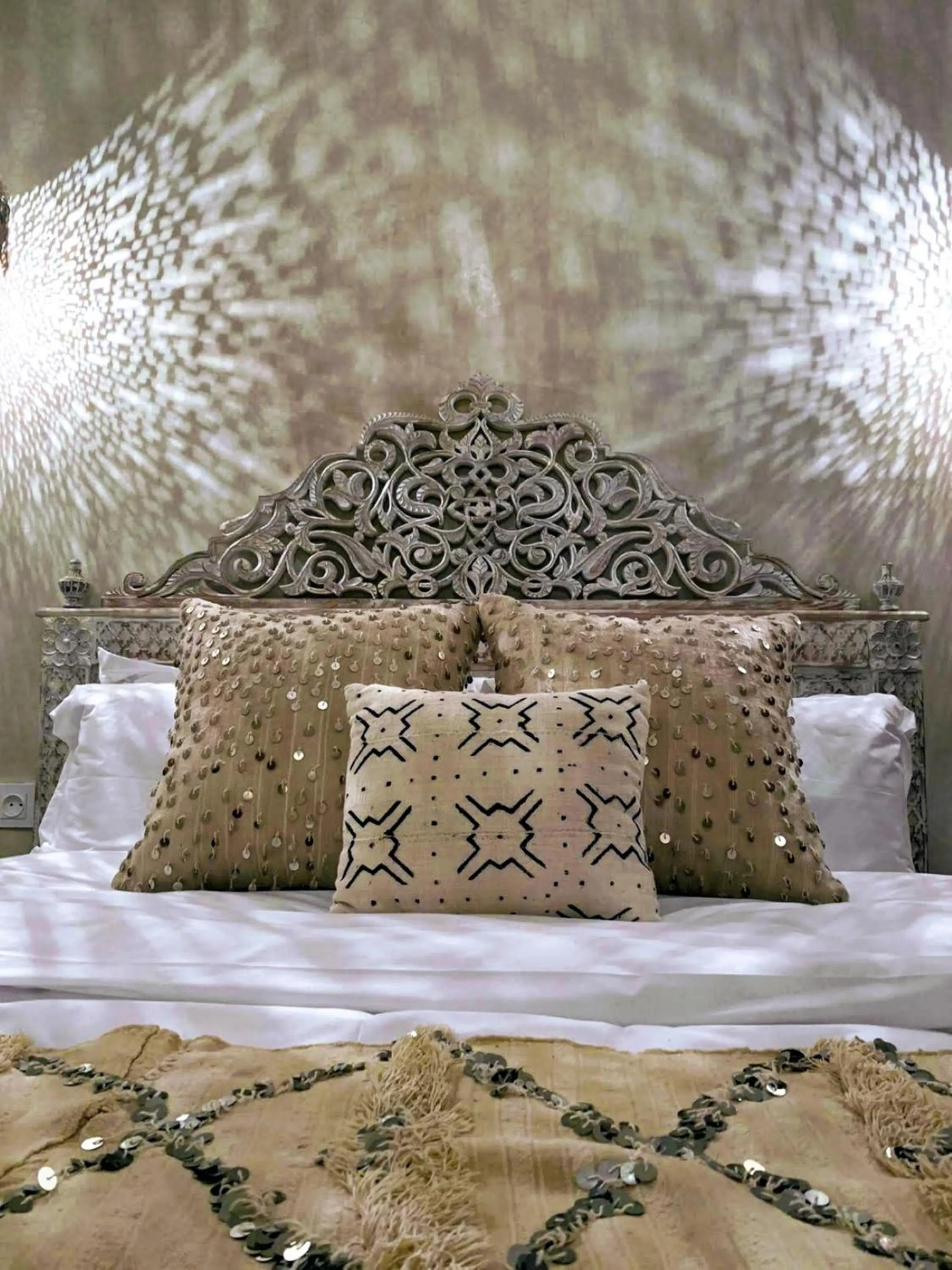 Bed in Riad with 3 Swimming Pools