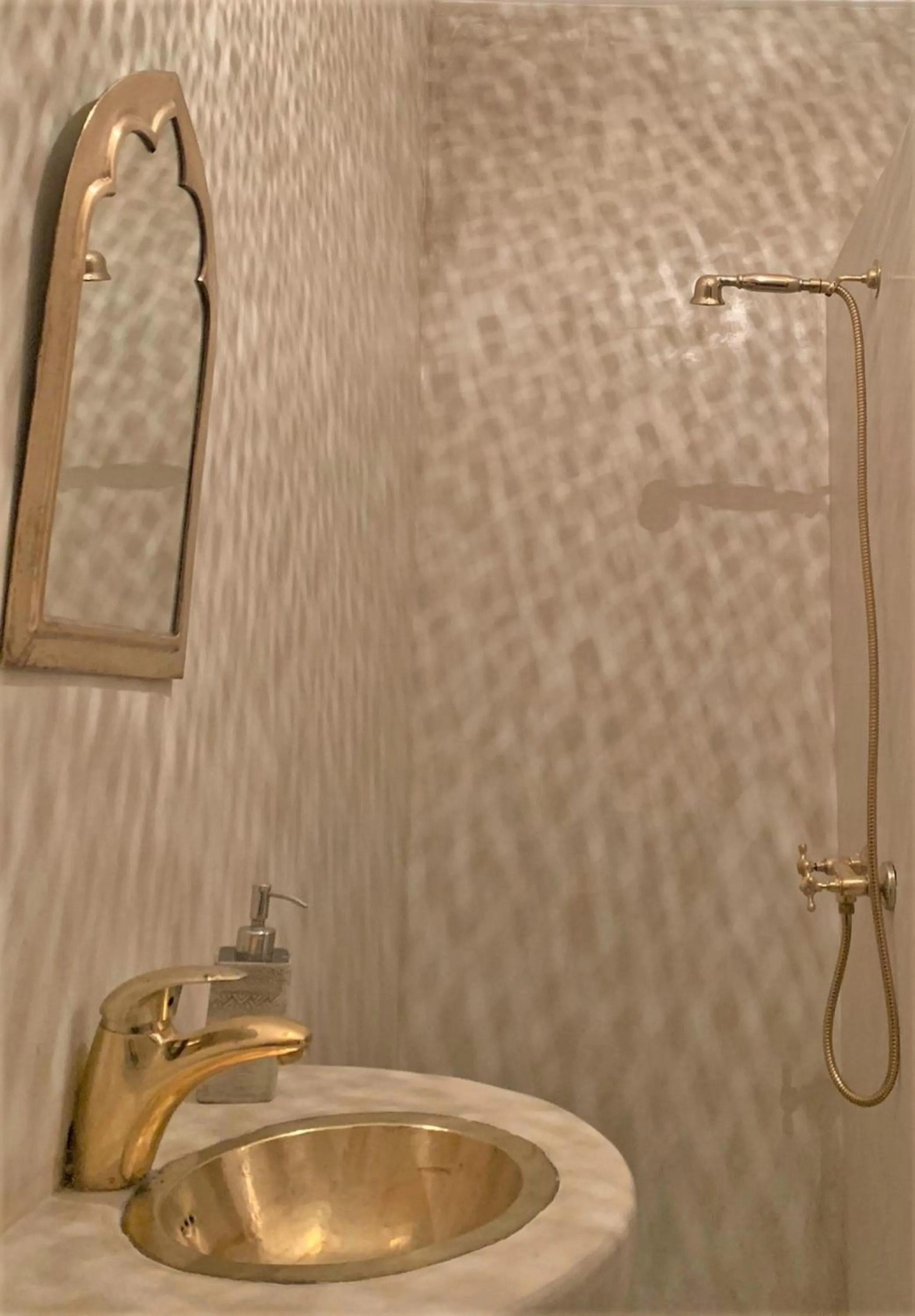 Bathroom in Riad with 3 Swimming Pools