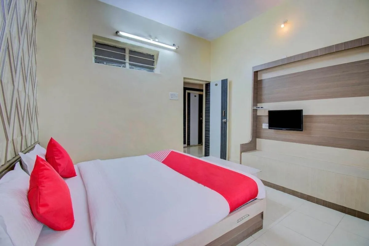 Bed in Hotel Neelam