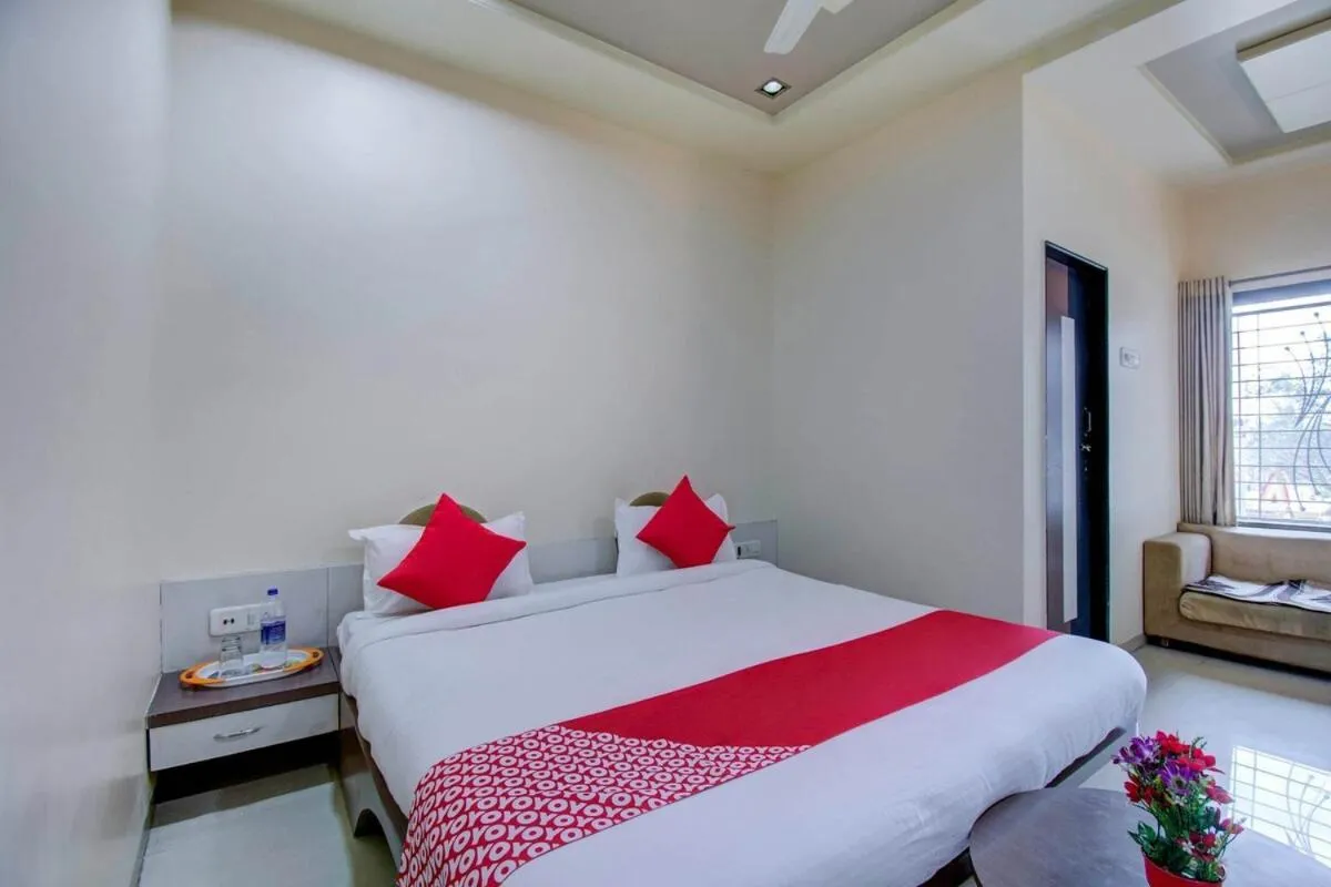 Bed in Hotel Neelam