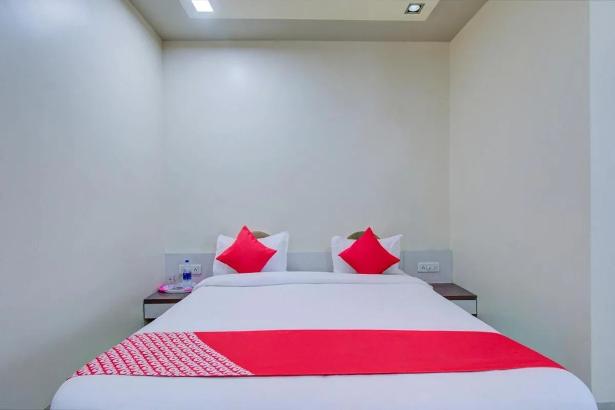 Bed in Hotel Neelam