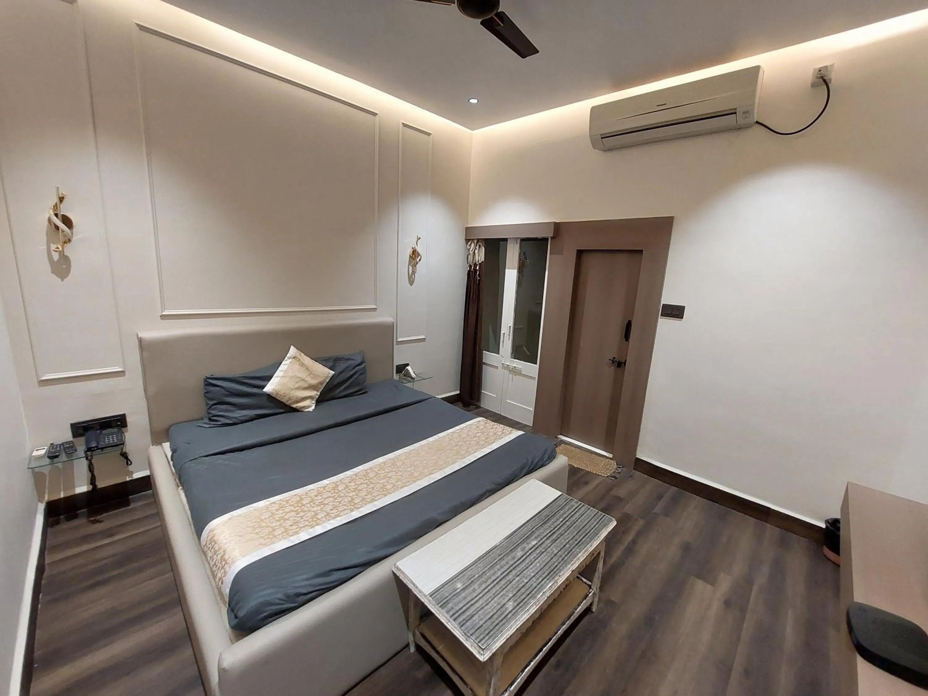 Bed in Hotel Neelam