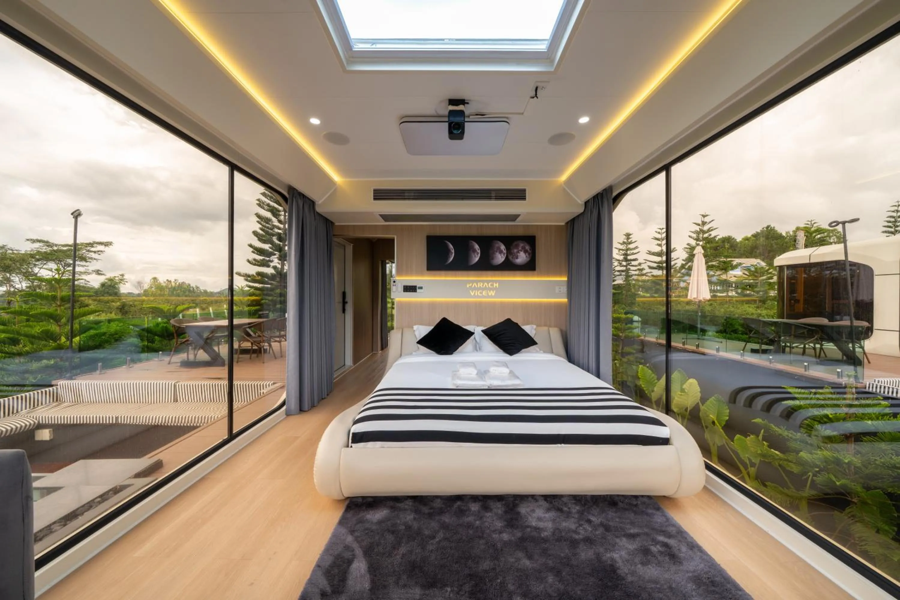 Bed in PARACH RESORT KHAOKHo