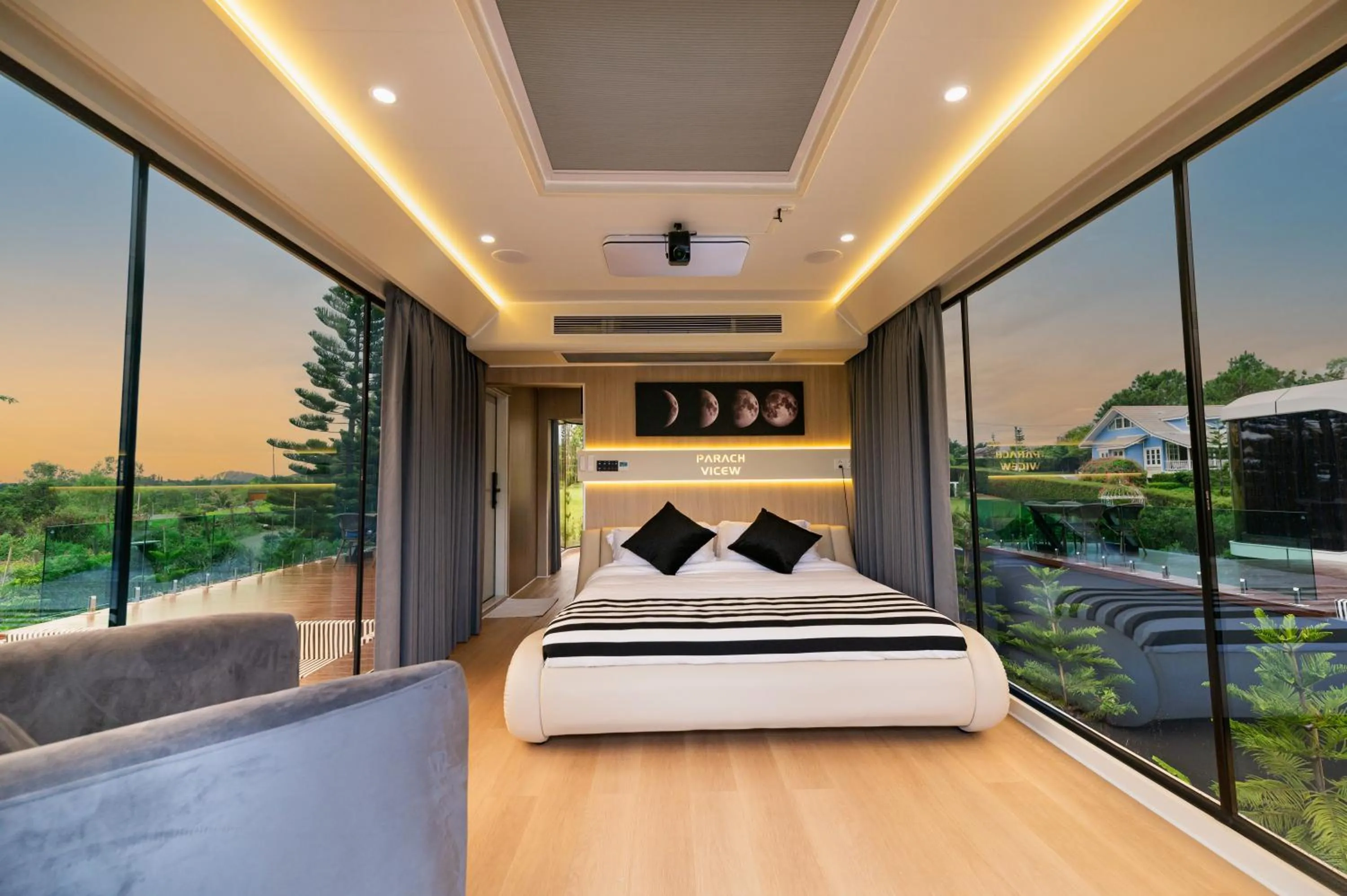 Bed in PARACH RESORT KHAOKHo