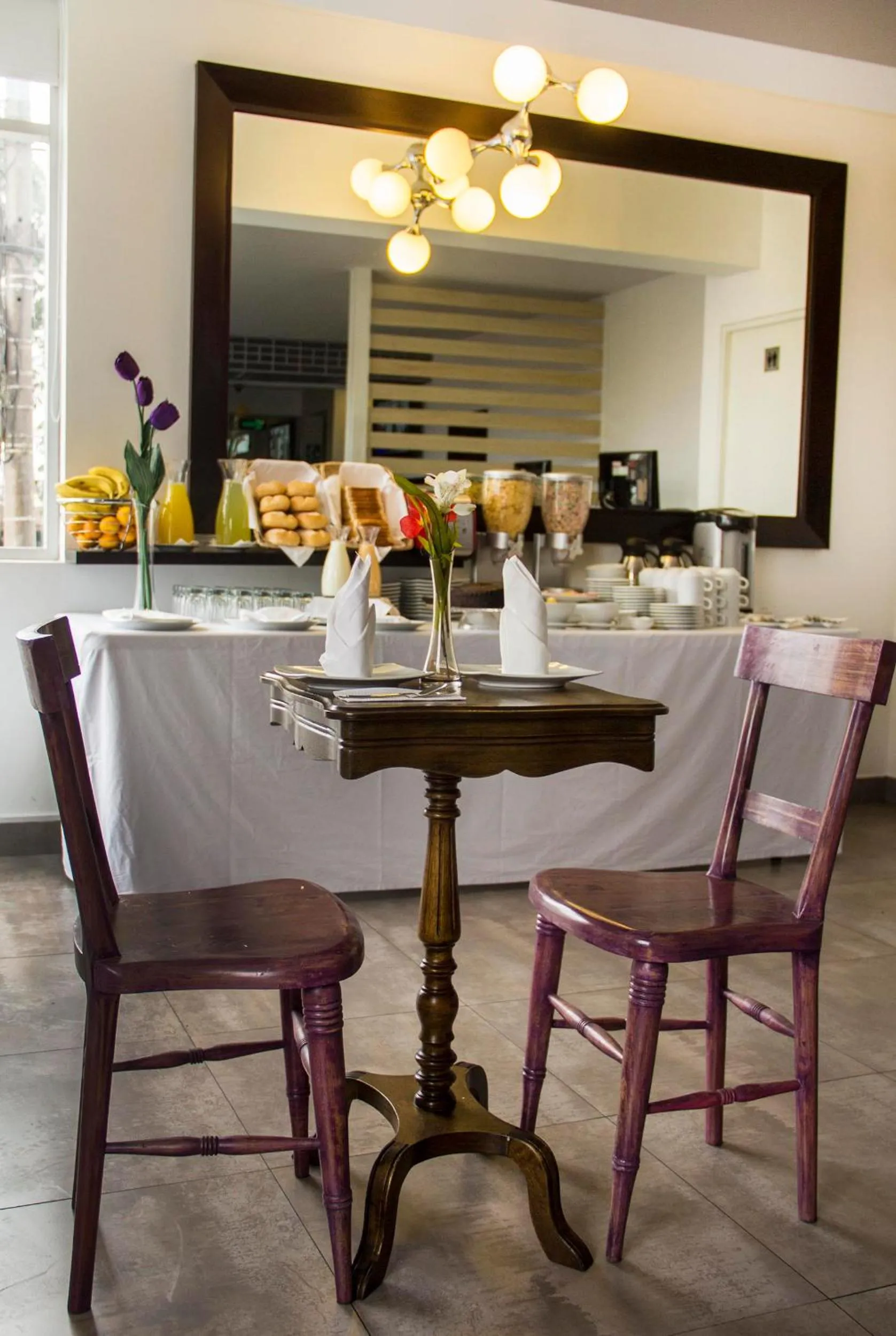 Restaurant/places to eat in Hotel Sunqu