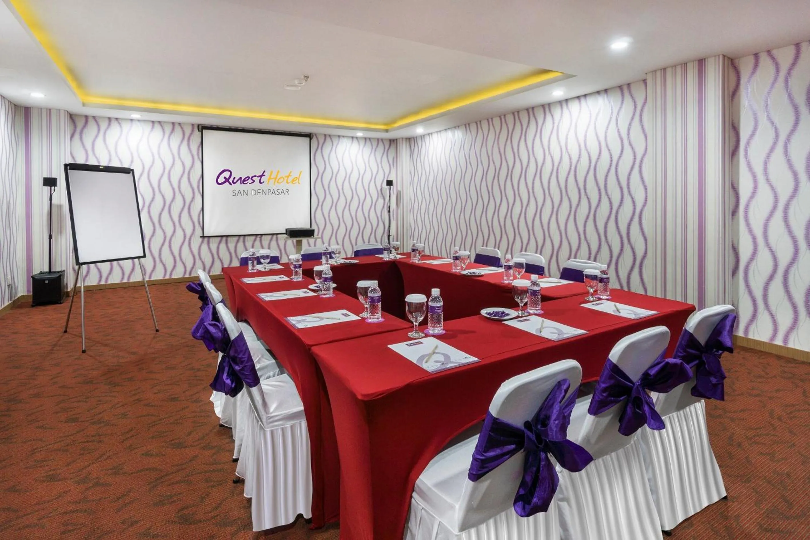 Meeting/conference room in Quest San Denpasar by ASTON