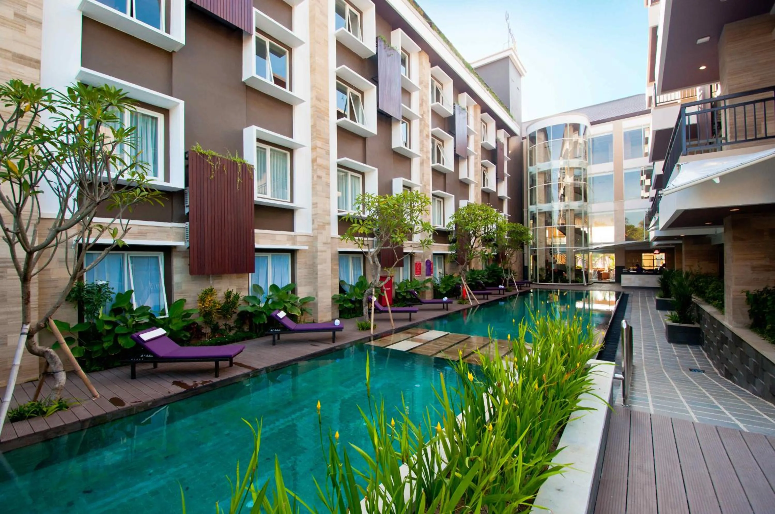 Pool view in Quest San Denpasar by ASTON