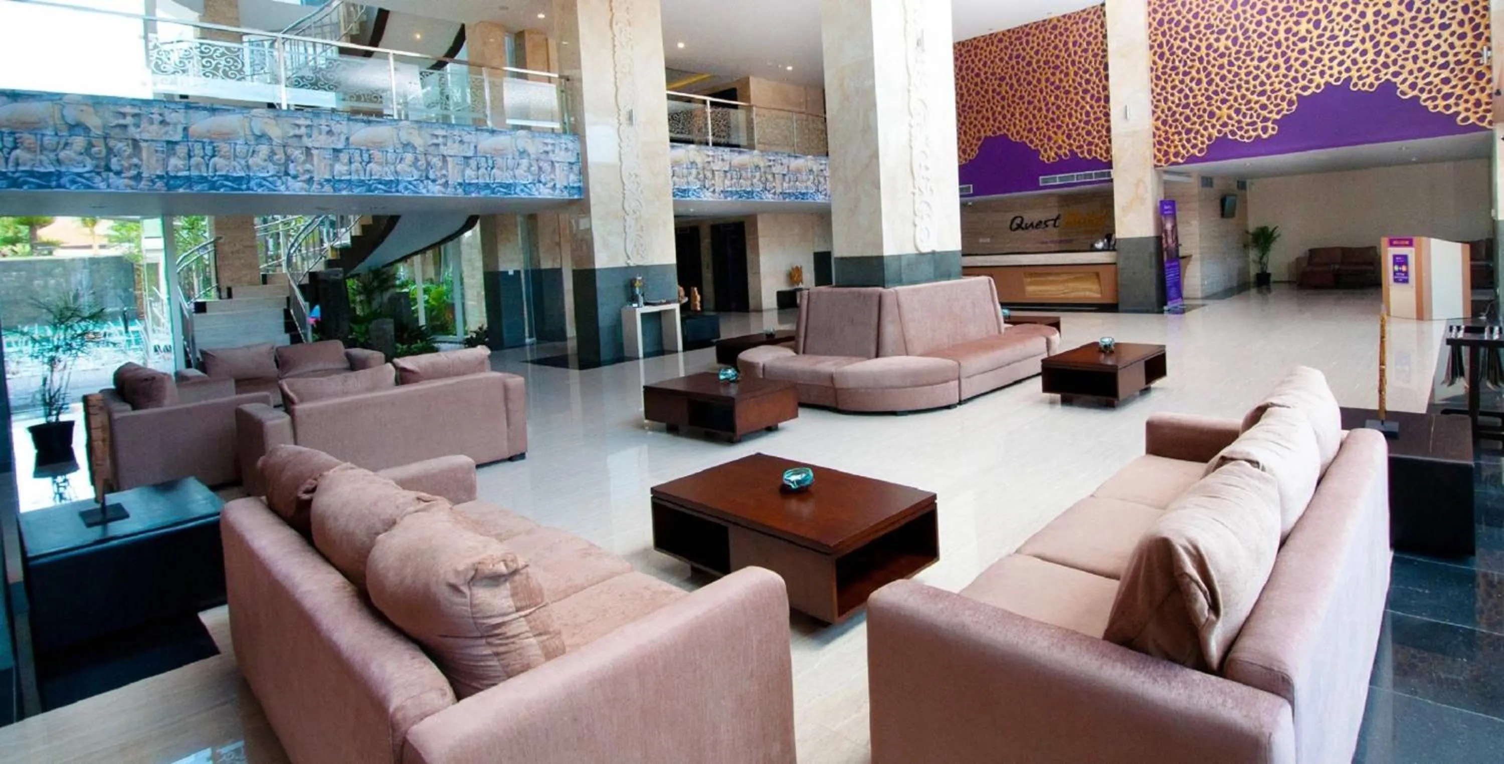 Lobby or reception in Quest San Denpasar by ASTON