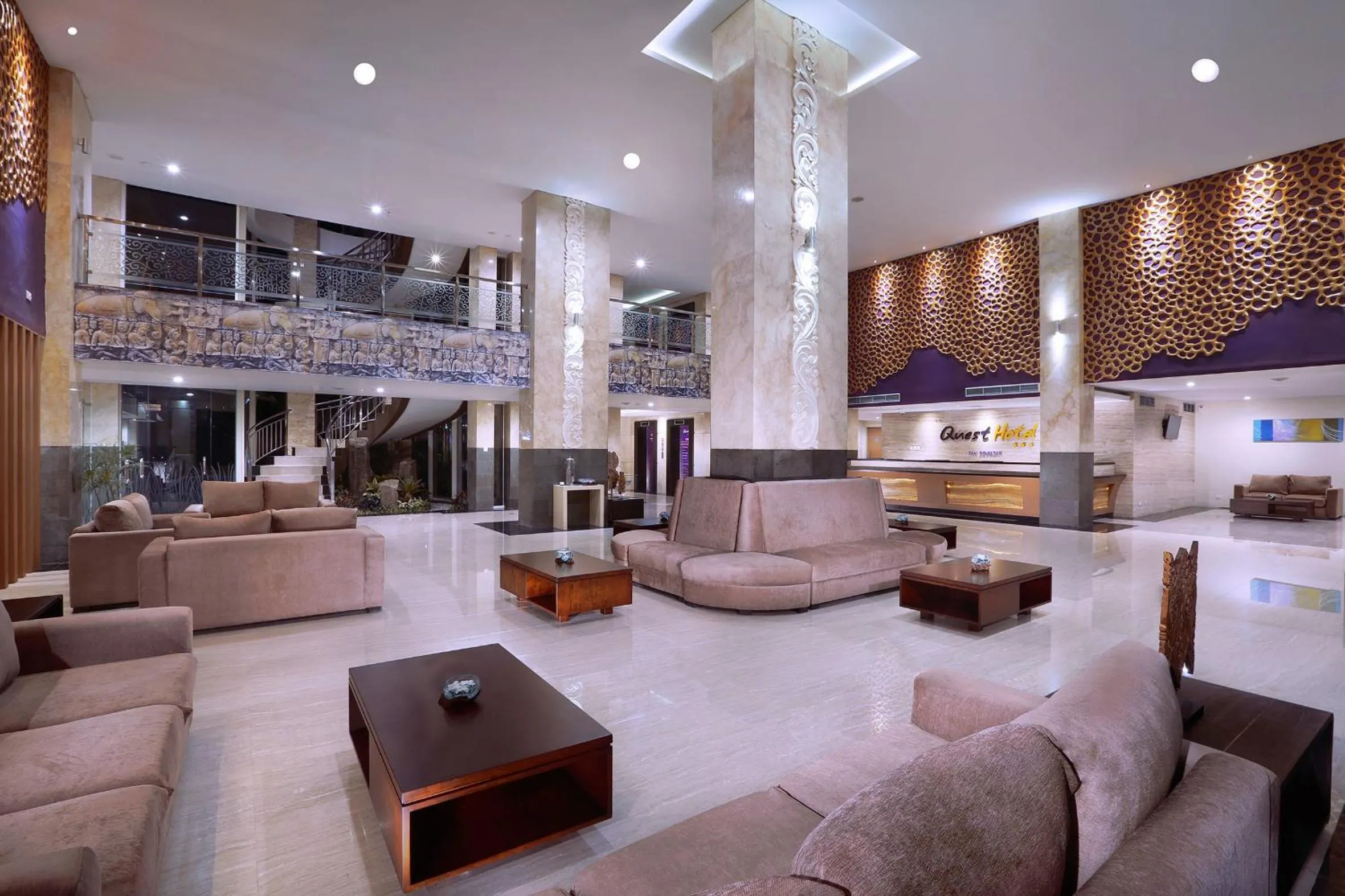 Lobby or reception in Quest San Denpasar by ASTON