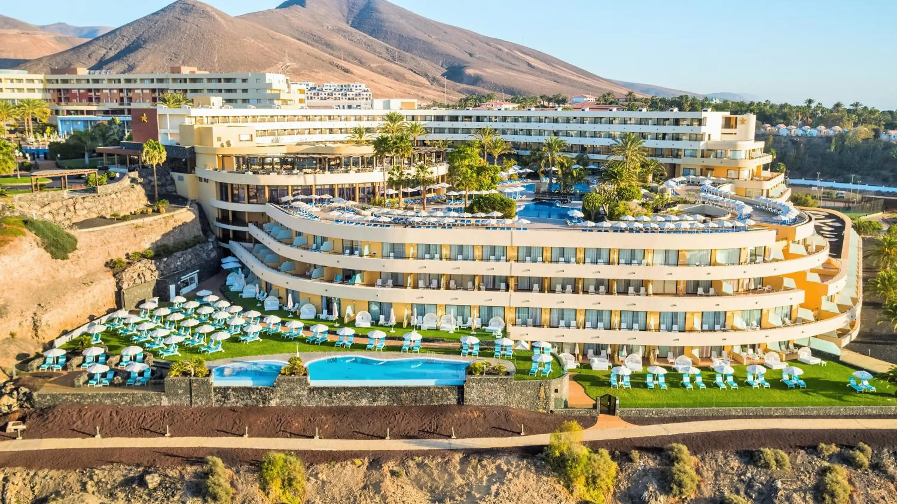 Facade/entrance in Iberostar Waves Playa Gaviotas All Inclusive Facade/entrance in Iberostar Waves Playa Gaviotas All Inclusive